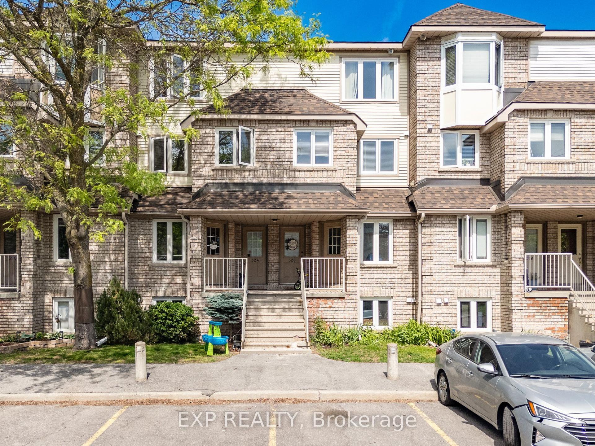 324 Briston Private, Hunt Club - South Keys and Area — Condo Town for lease, photo 1