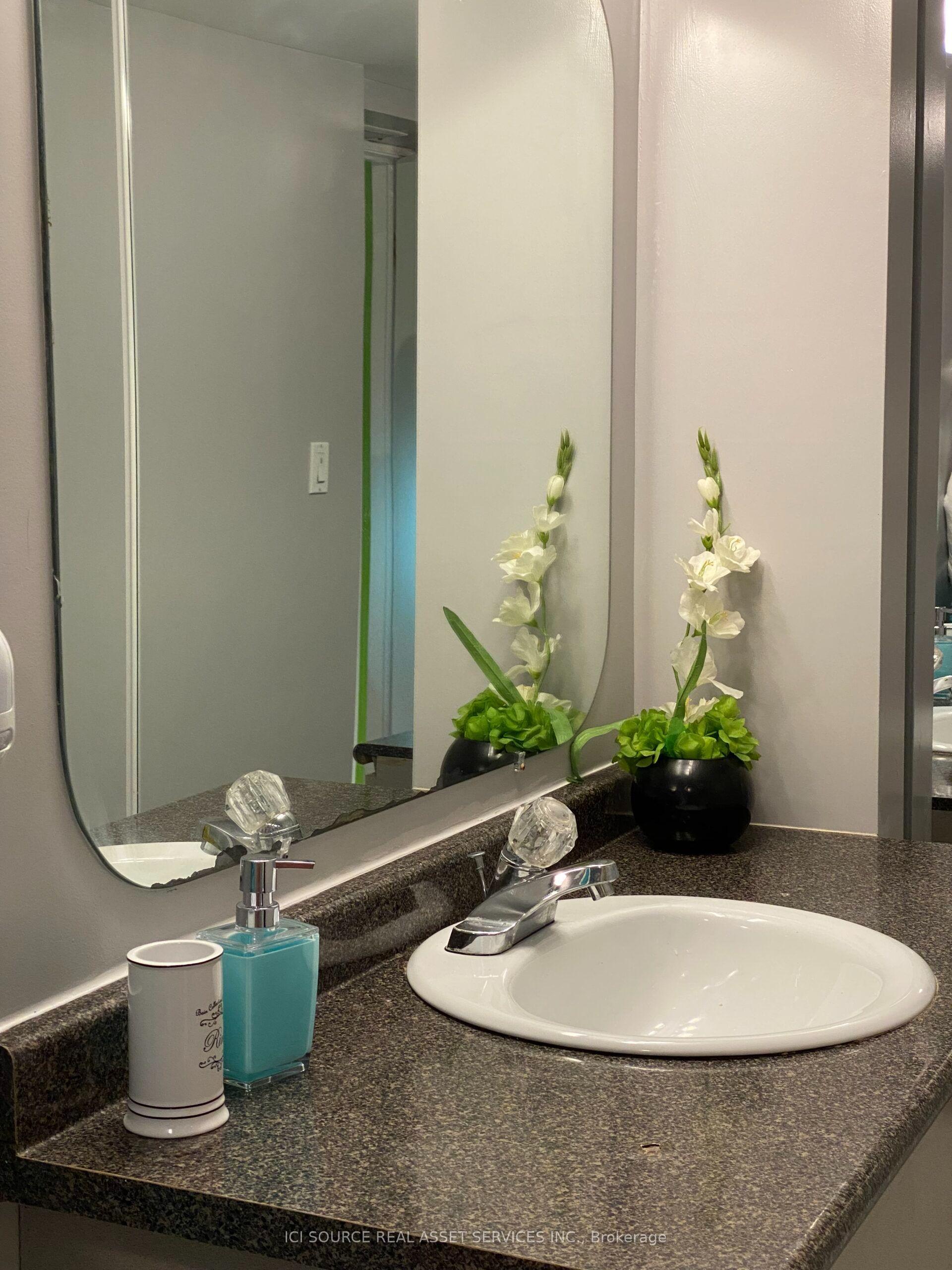 5 America Avenue Basement #Basement, Vaughan — Townhouse for lease, photo 1