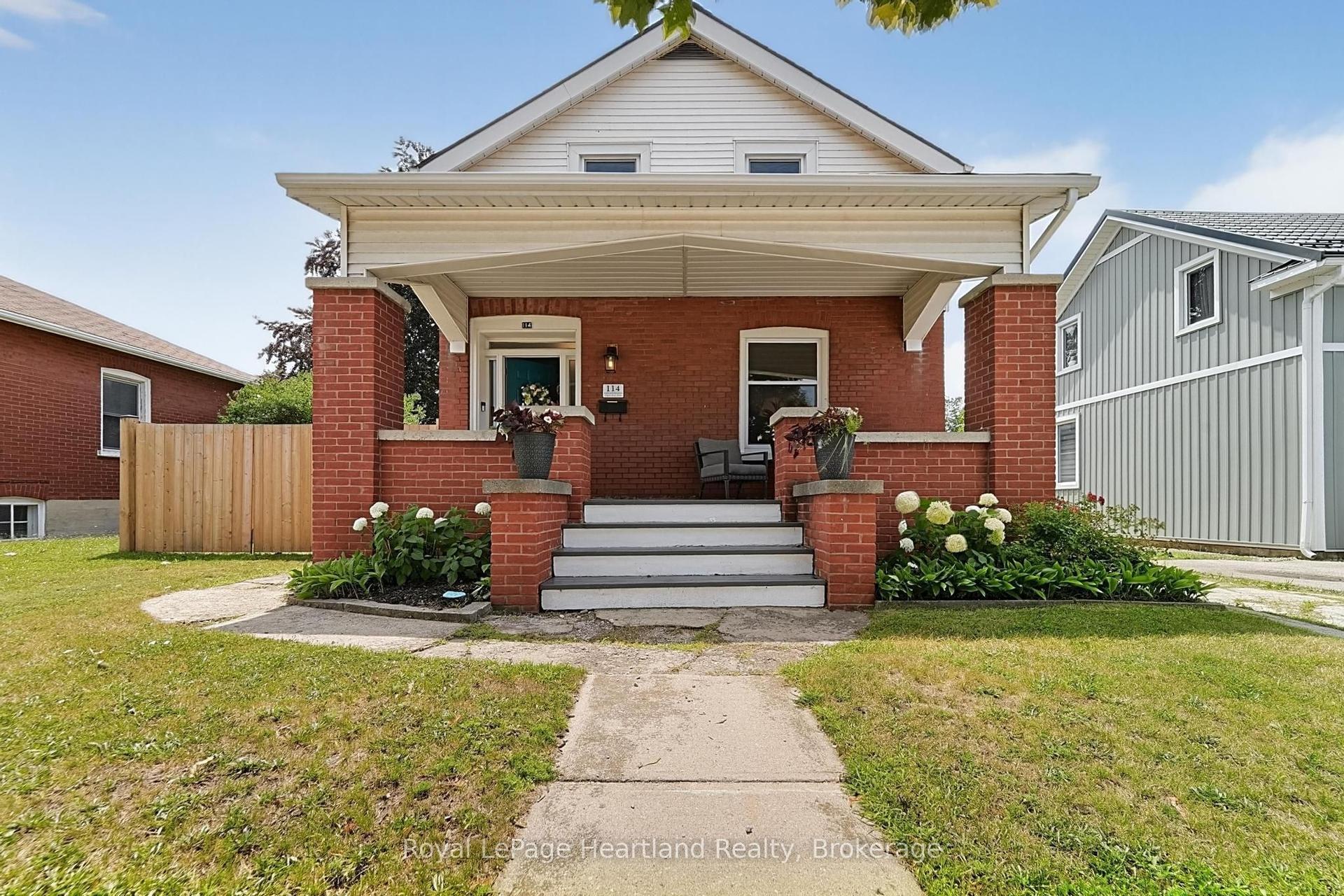 114 ELGIN Avenue E, Goderich — Detached for sale, photo 1