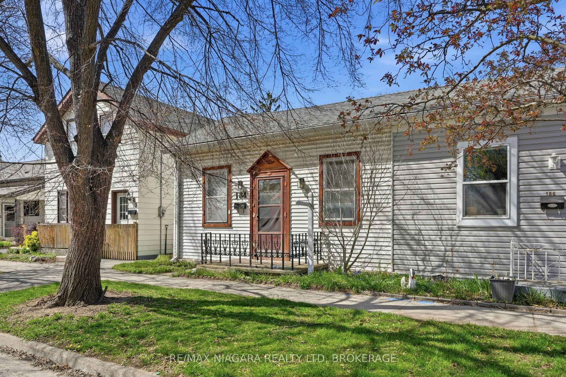 184 Wellington Street — photo 1