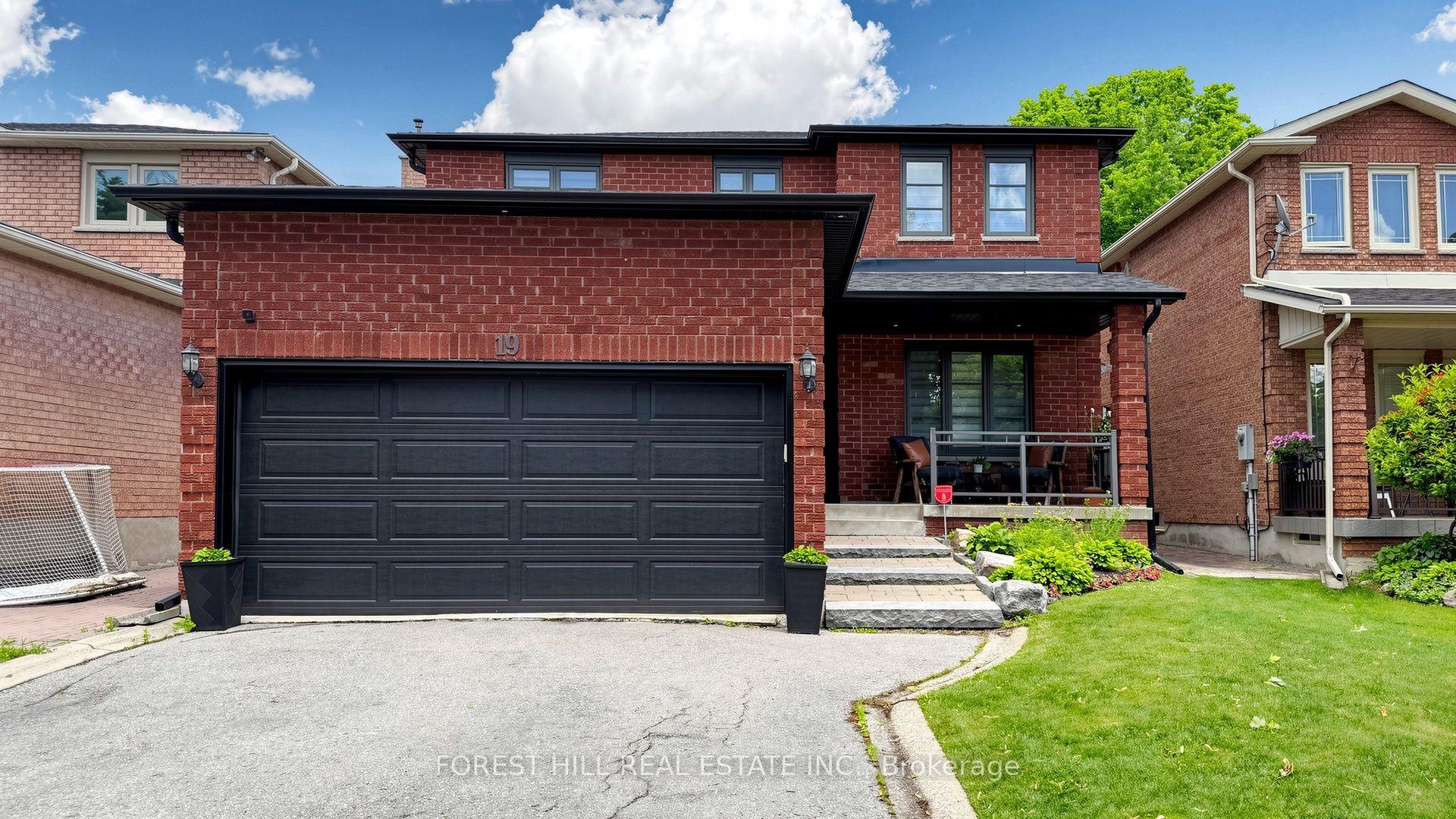 19 Romano Crescent — photo 1