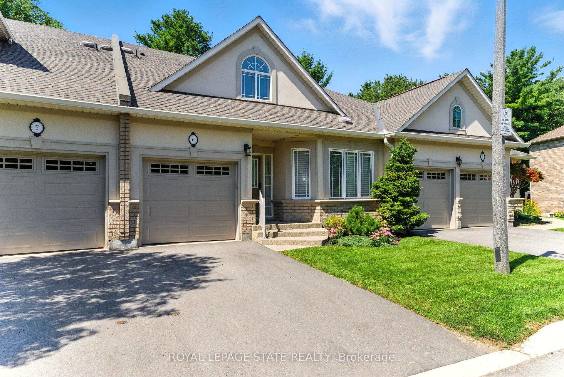 40 Wesleyan Court 6 #6, Hamilton — Condo Town for sale, photo 1