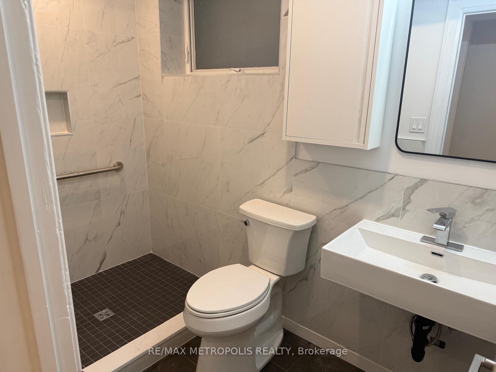 14 Stephen Drive Basement #Basement, Toronto — Detached for lease, photo 1