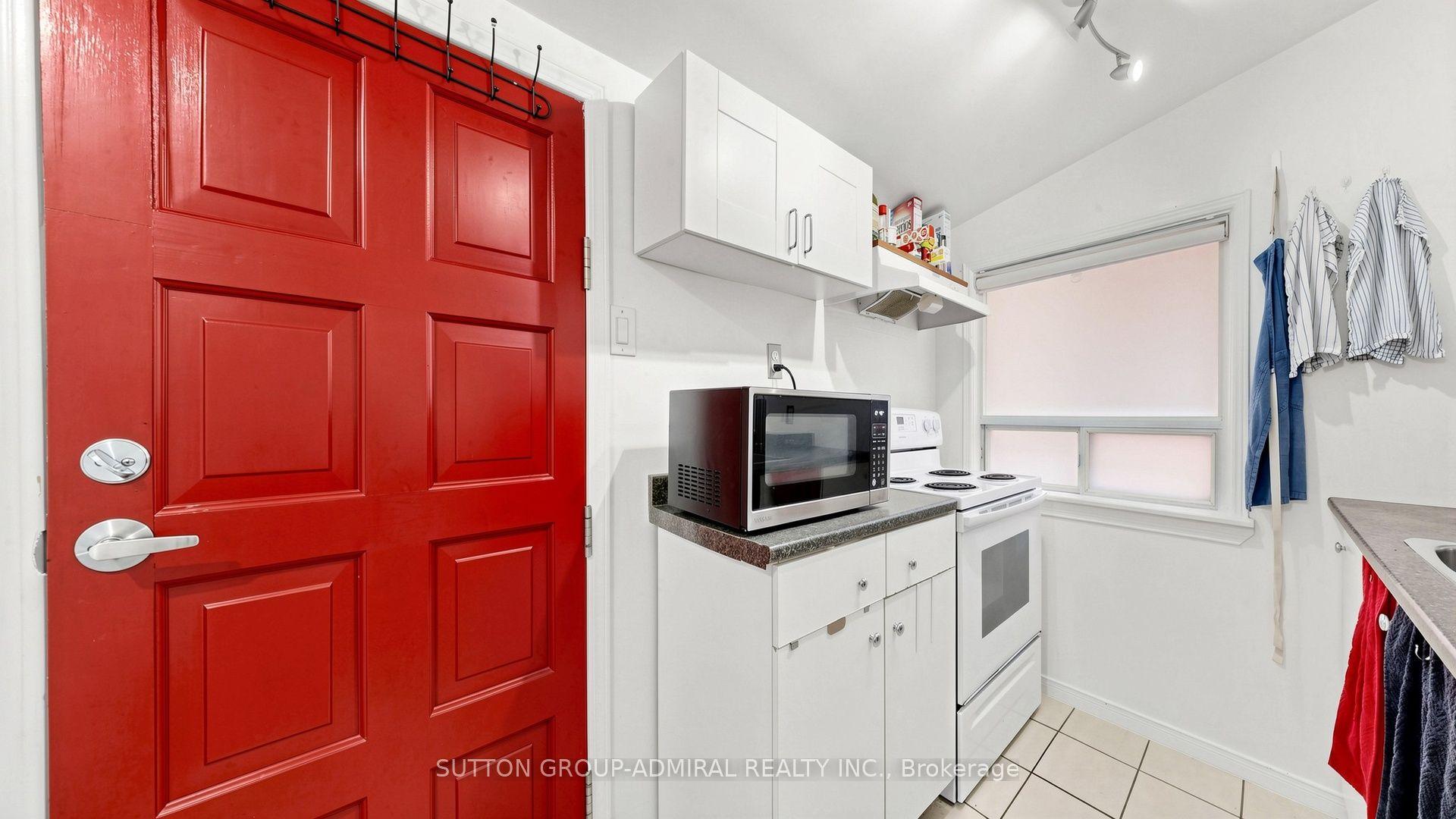 75 Rockcliffe Boulevard, Toronto — Detached for sale, photo 1