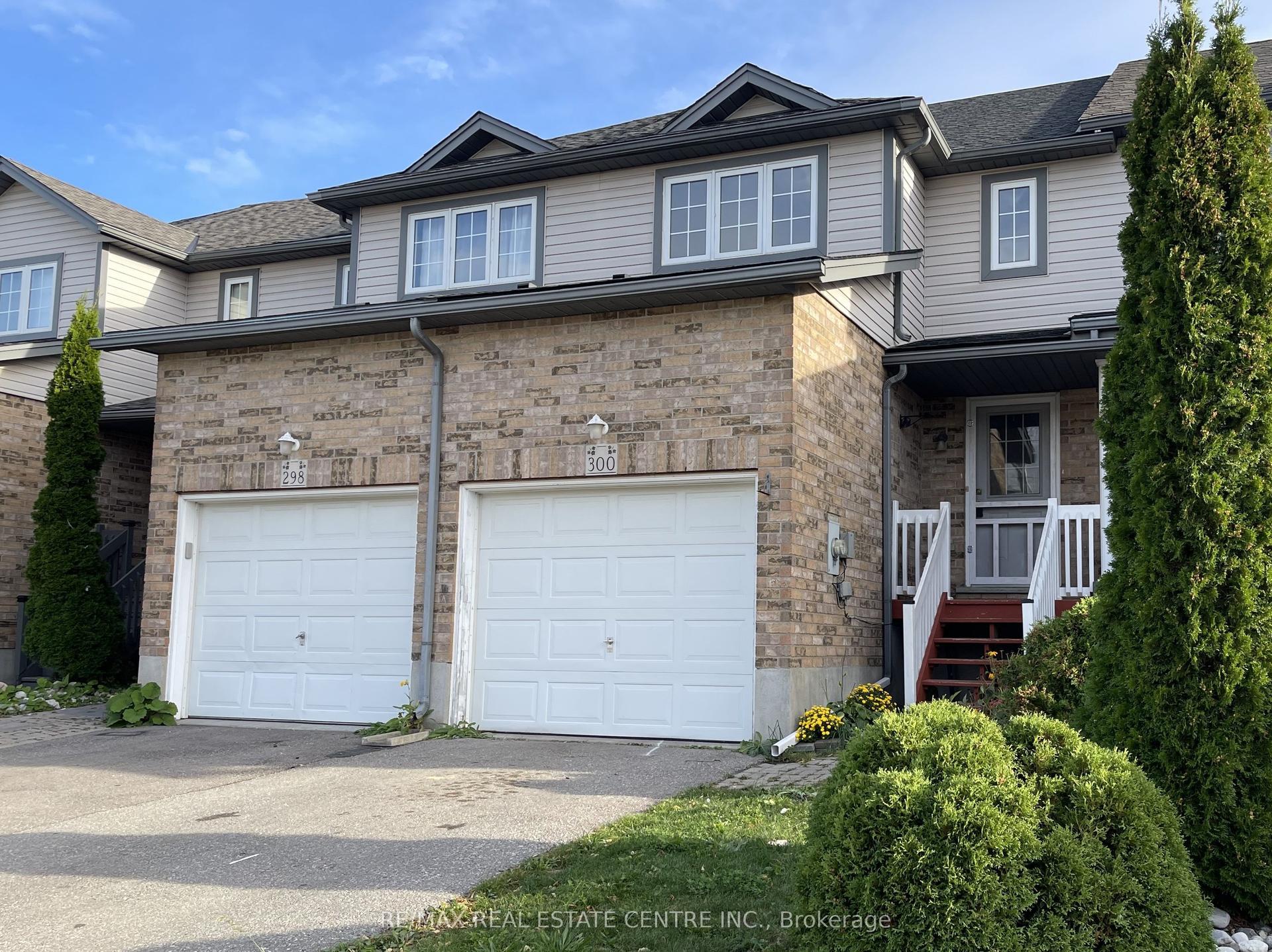 300 Activa Avenue, Waterloo — Townhouse for lease, photo 1