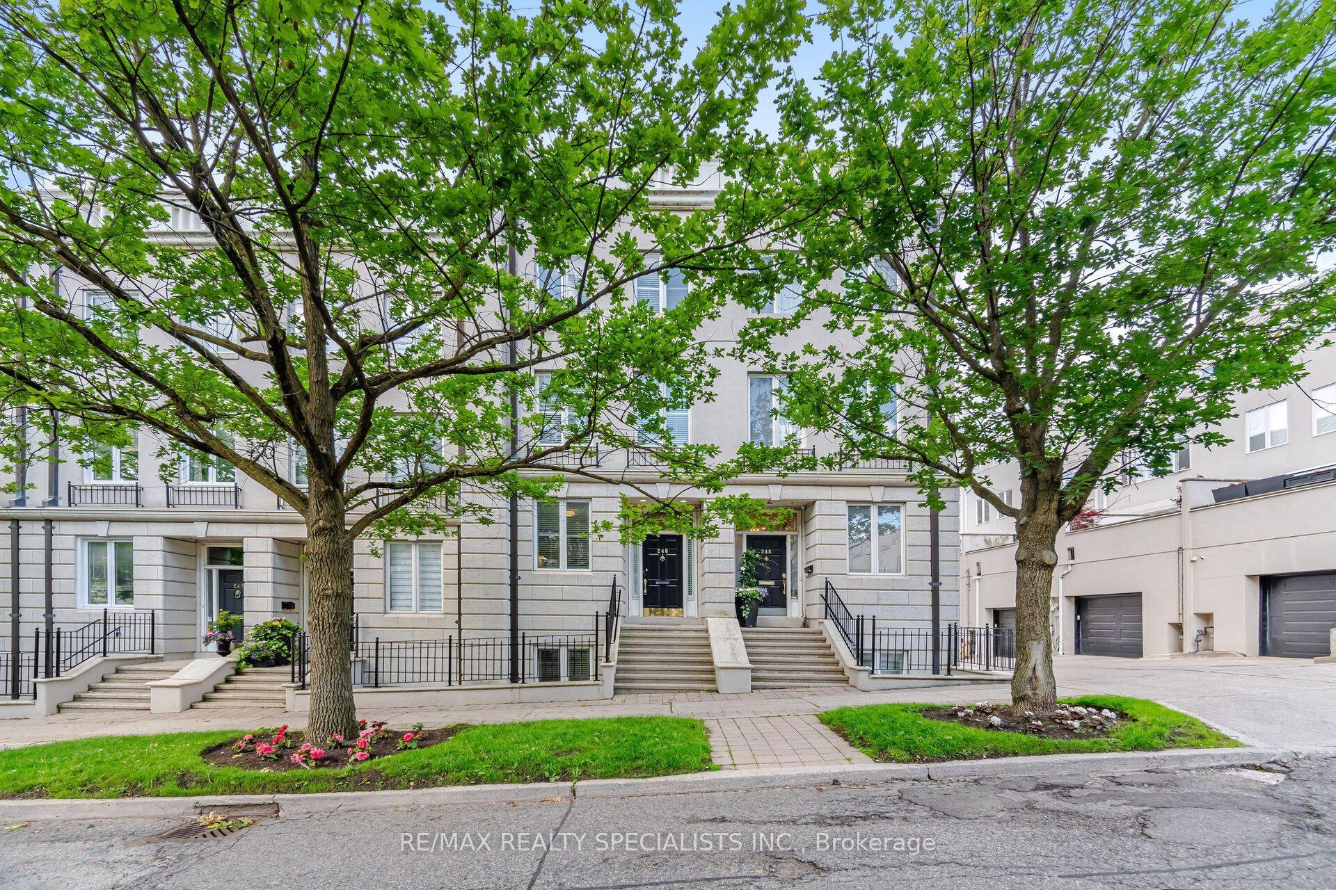 246 Walmer Road, Toronto — Townhouse for lease, photo 1