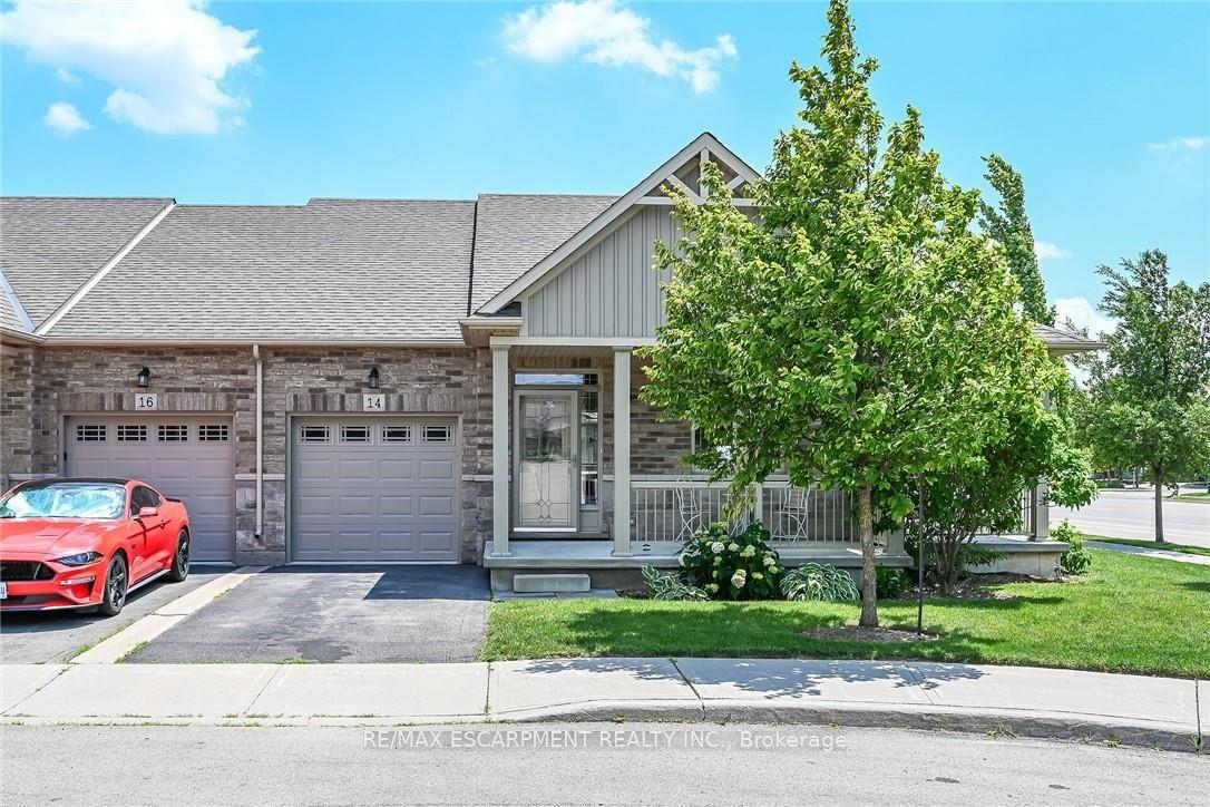 14 Ecker Lane, Hamilton — Condo Town for sale, photo 1