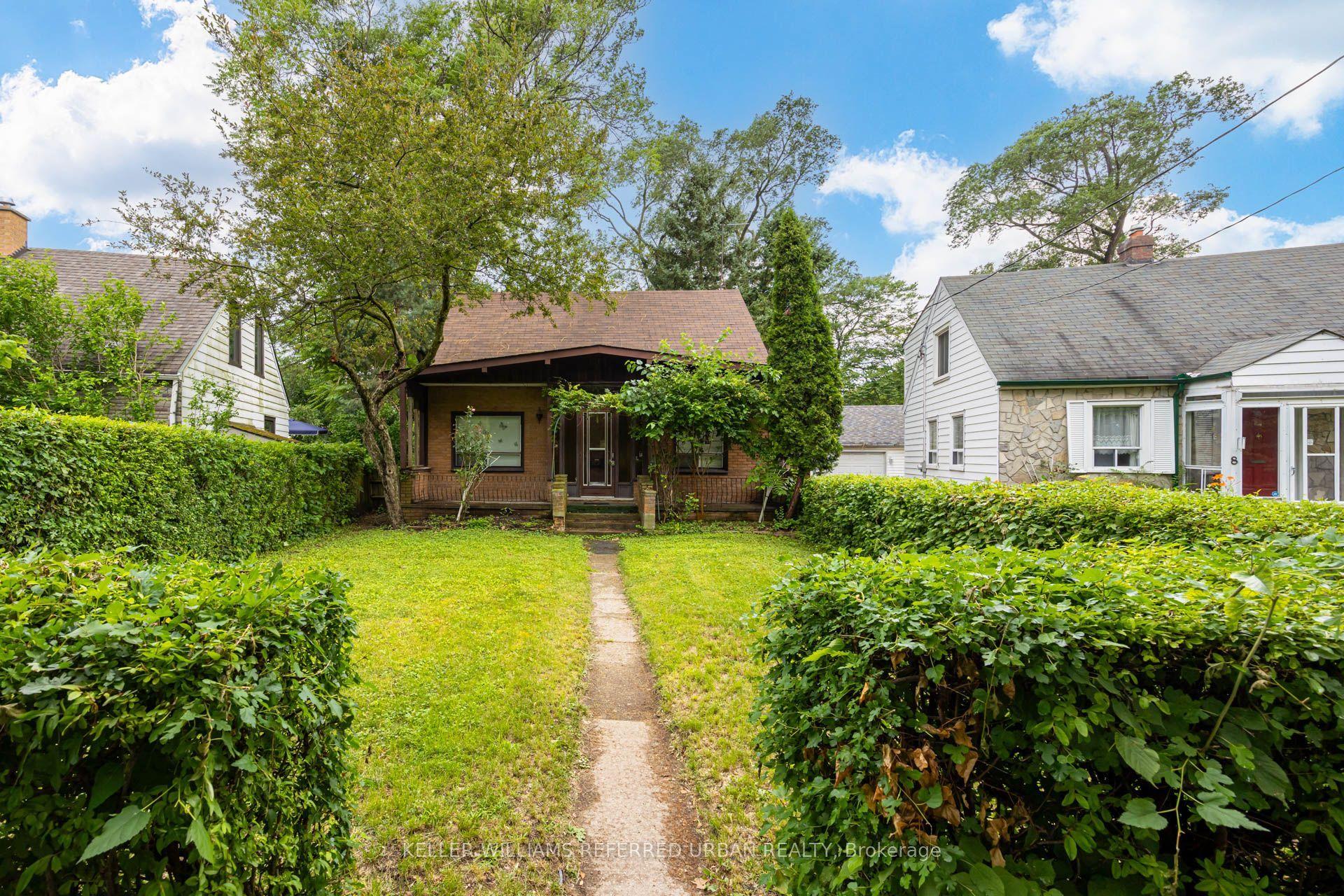 7 Saunders Crescent, Toronto — Detached for sale, photo 1
