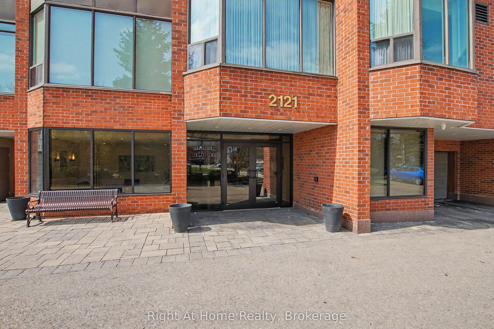 2121 Lakeshore Road 405 #405 — photo 1