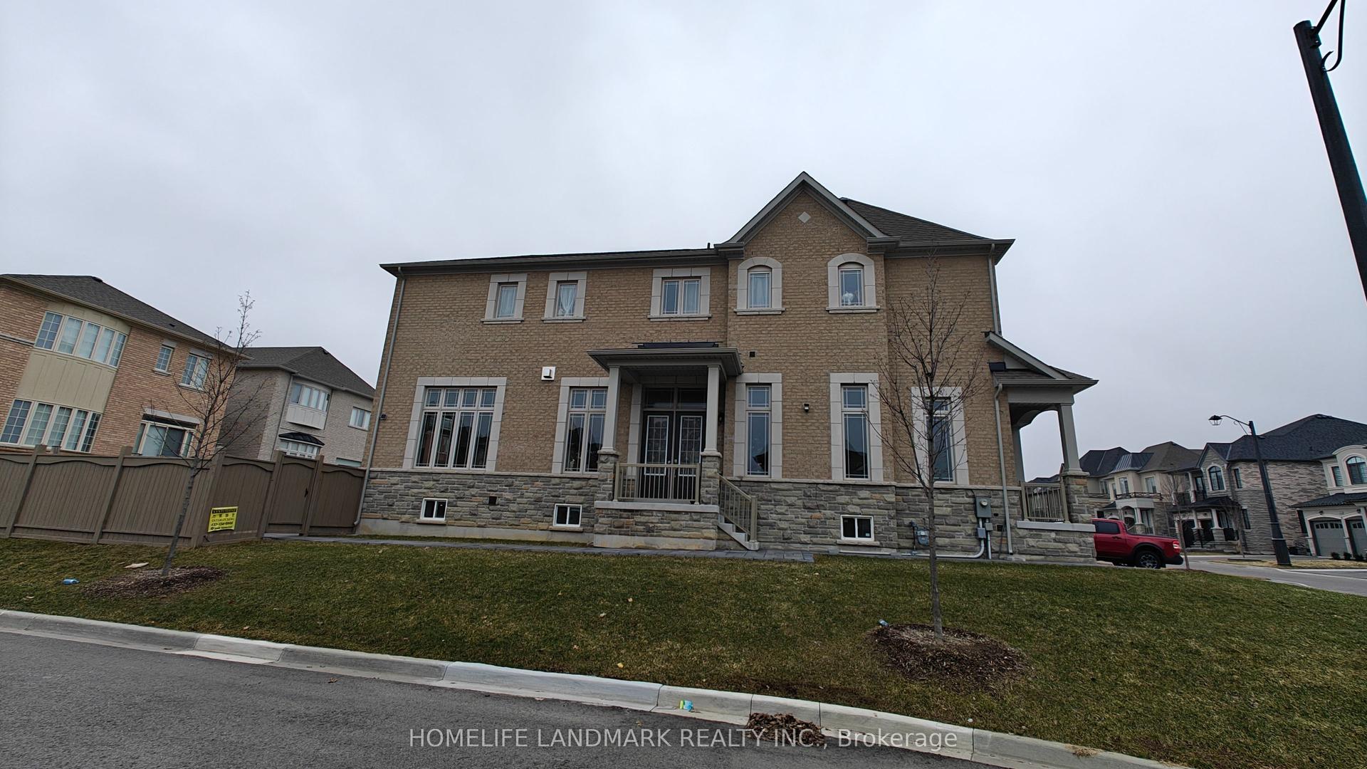 BSMT 82 Madoc Place — photo 1