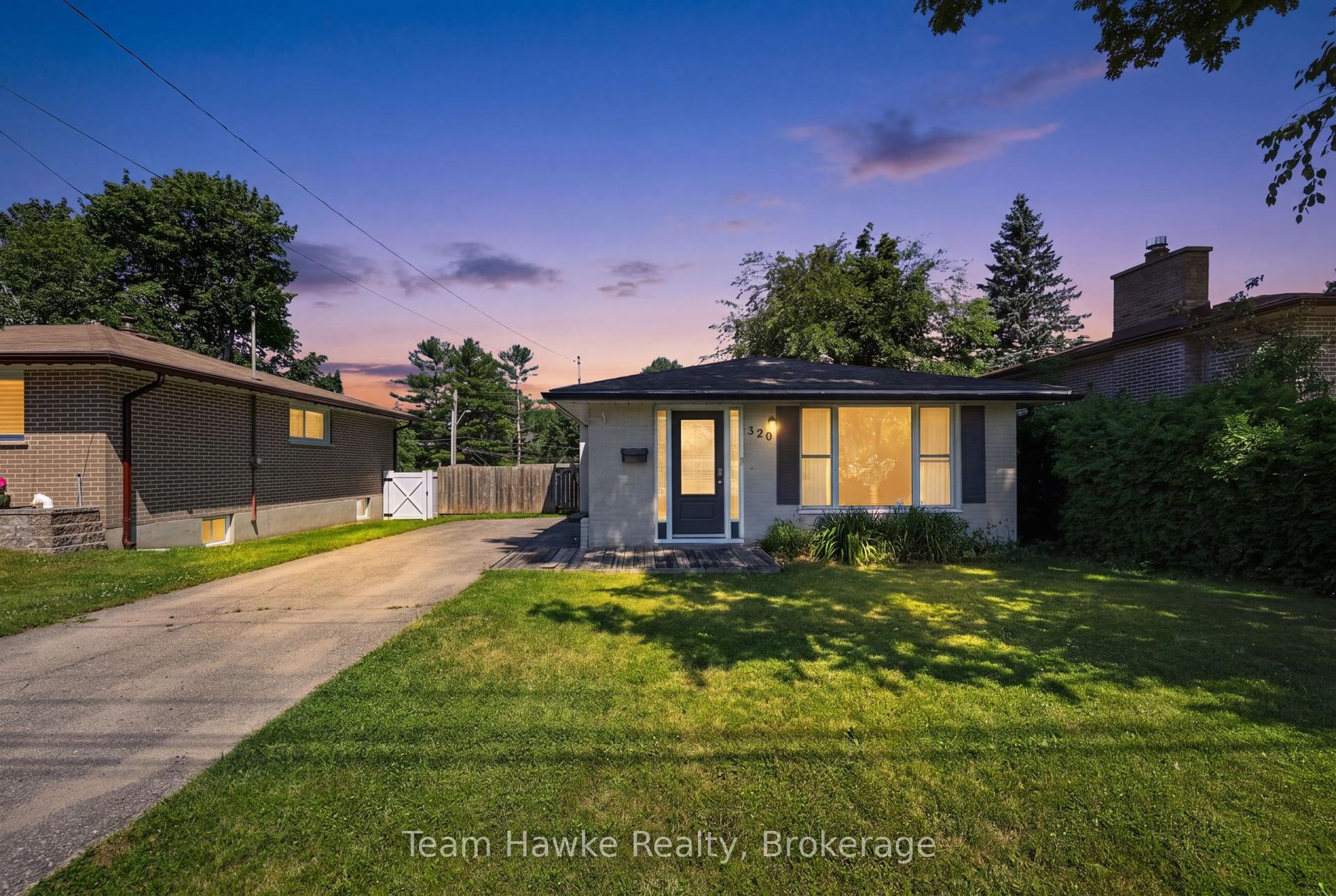320 Scott Street, Midland — Detached for sale, photo 1