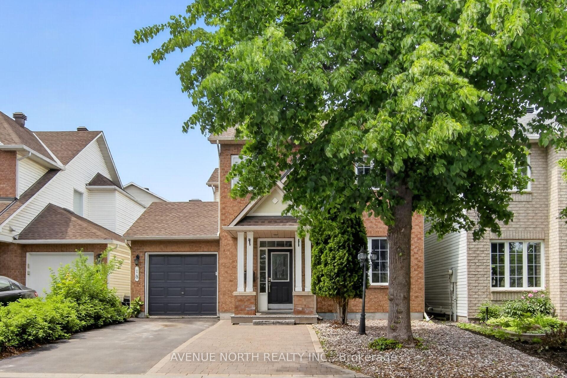 18 Castlemore Street, Barrhaven — Detached for sale, photo 1