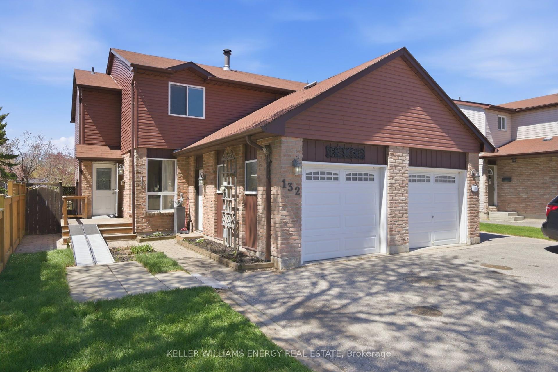 132 Castlebar Crescent — photo 1