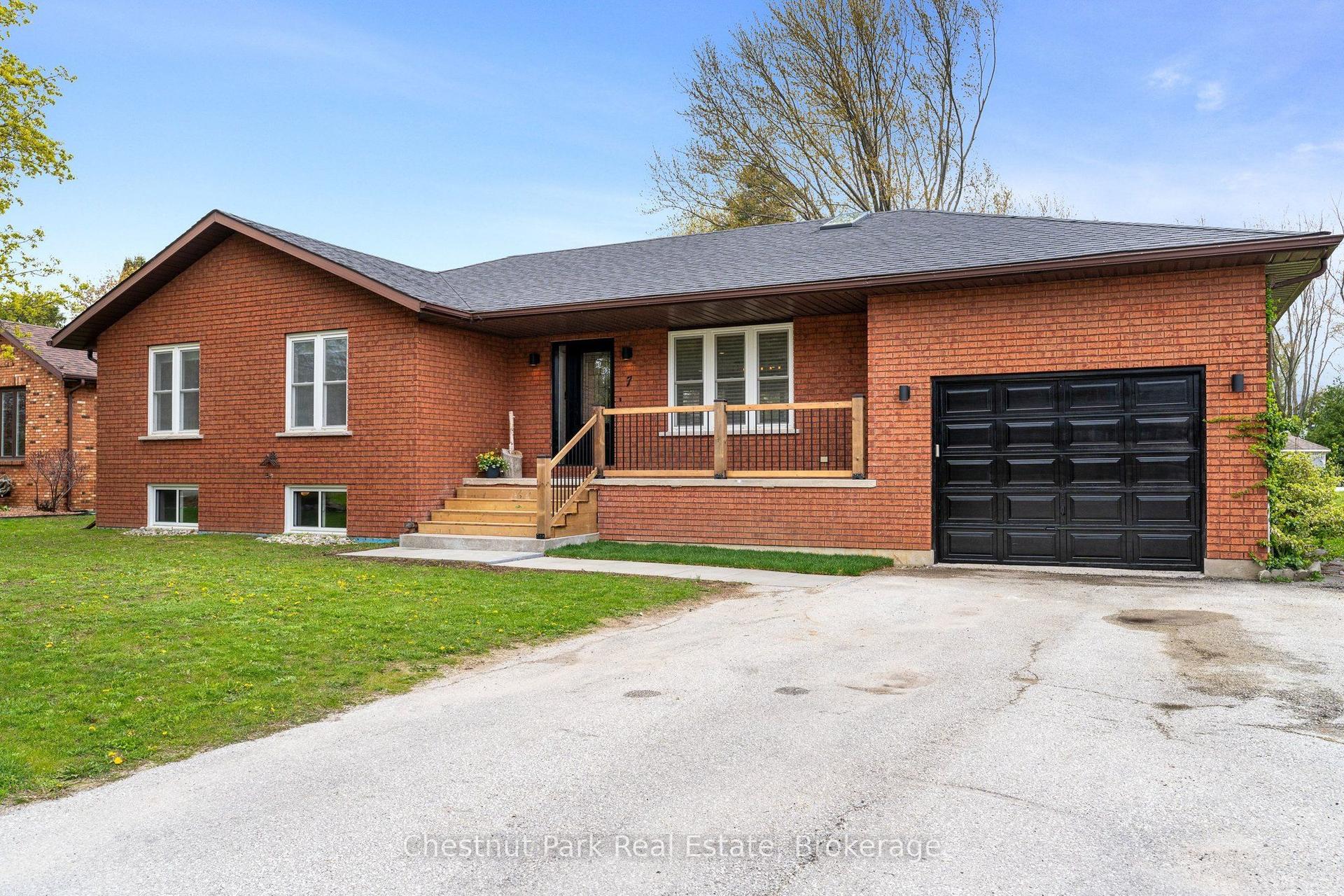 7 McKean Boulevard — photo 1