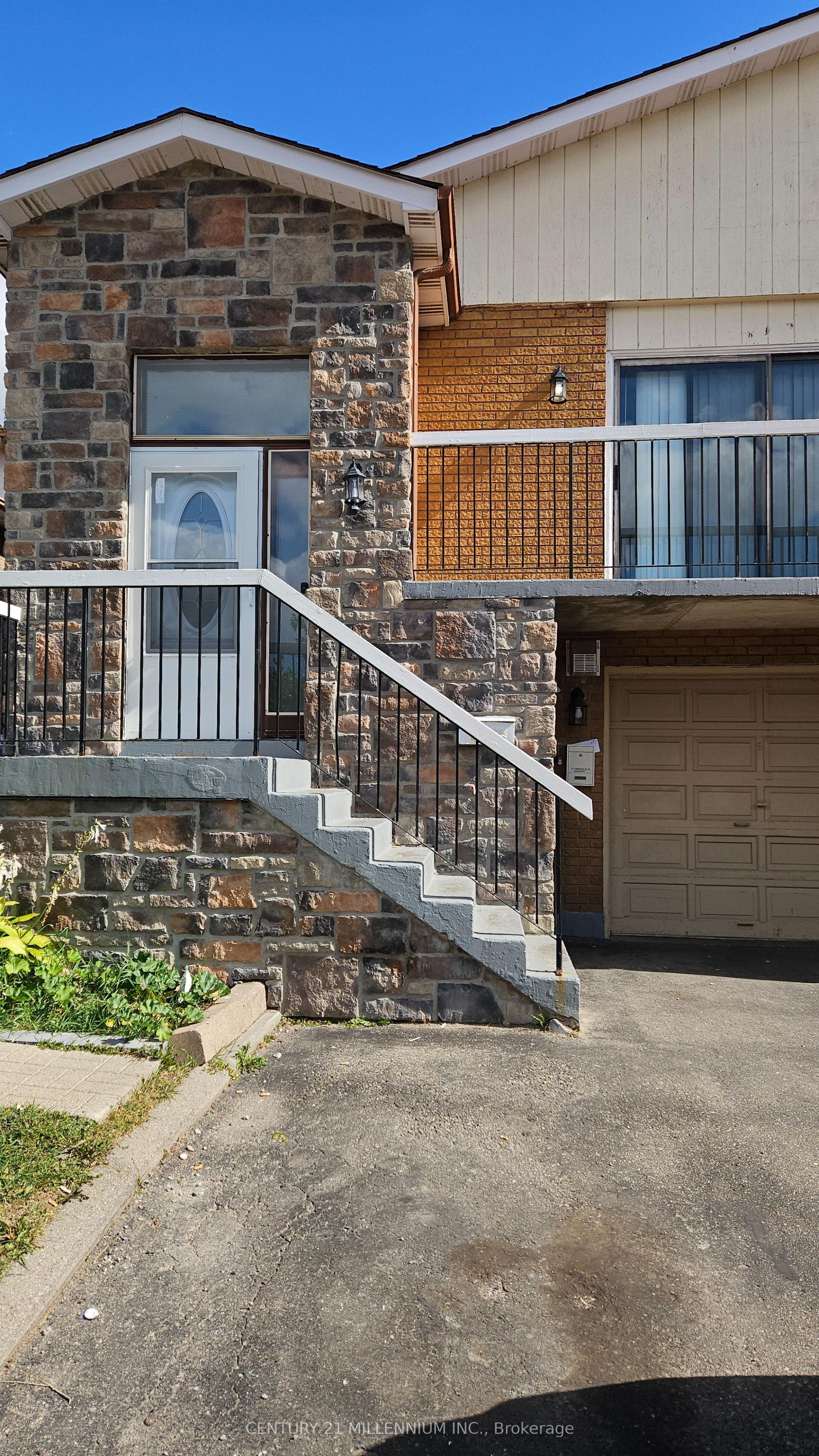 67 Simmons Boulevard Upper #Upper, Brampton — Semi-Detached for lease, photo 1