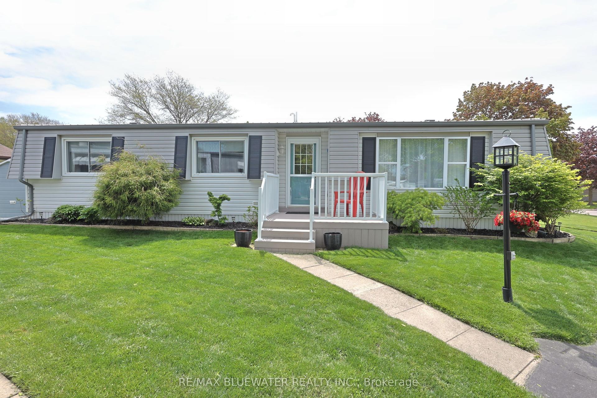 209 Biltmore Drive — photo 1
