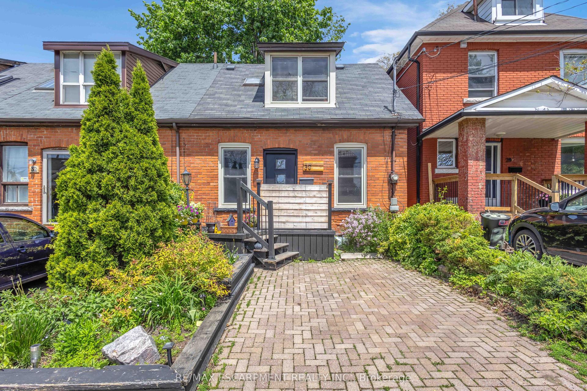 30 Sunset Avenue, Hamilton — Townhouse for sale, photo 1