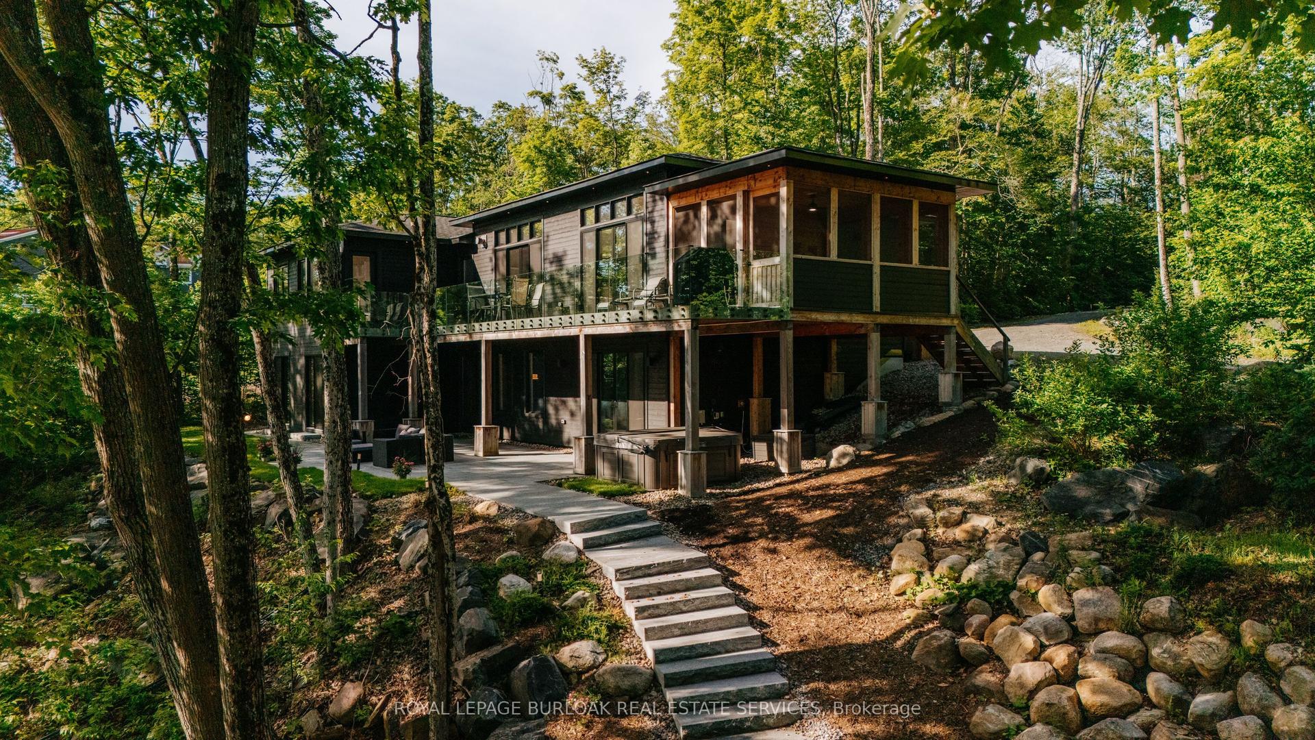 22 Long And Winding Road, Seguin — Detached for sale, photo 1