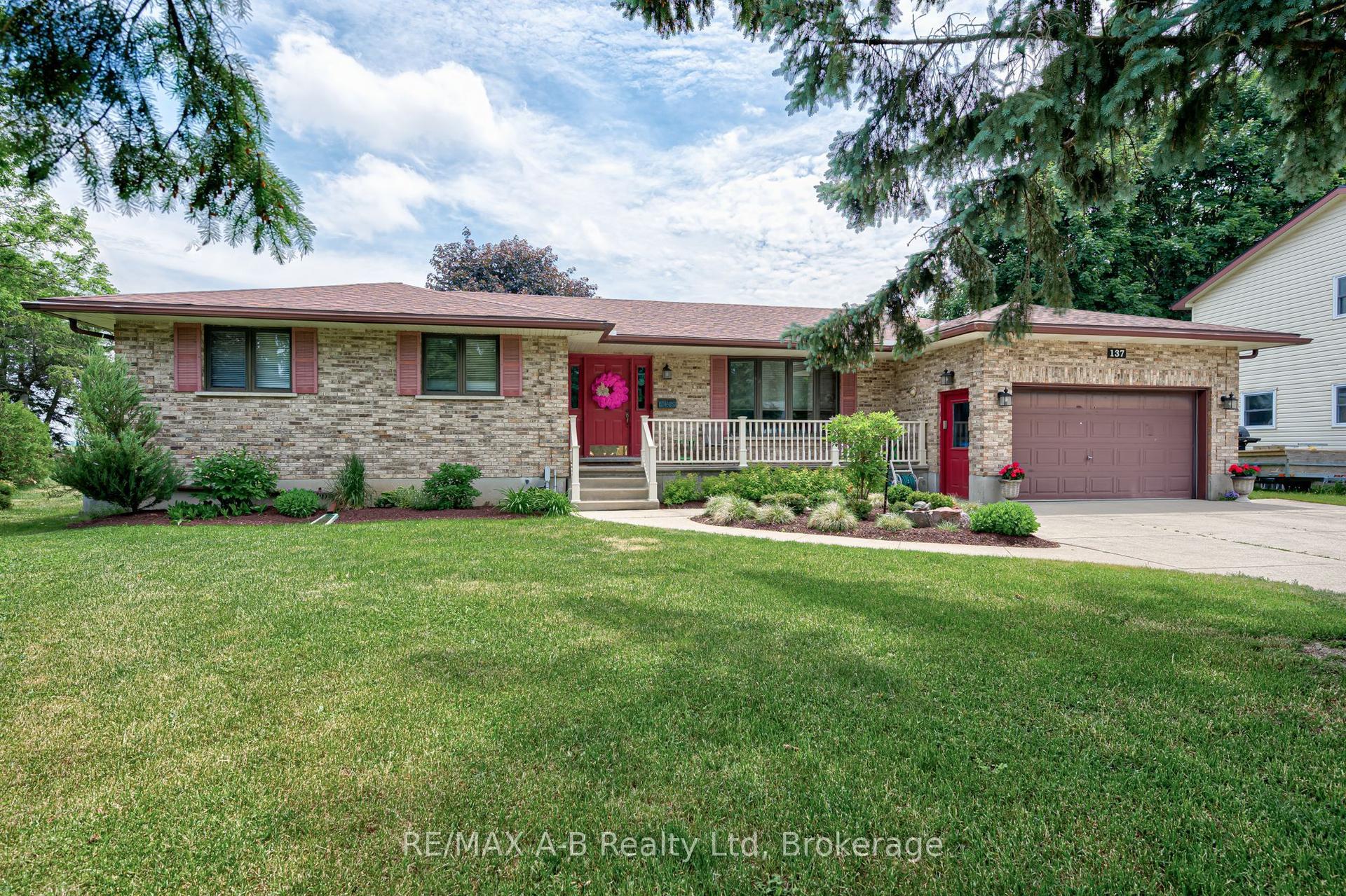 137 Mitchell Court — photo 1