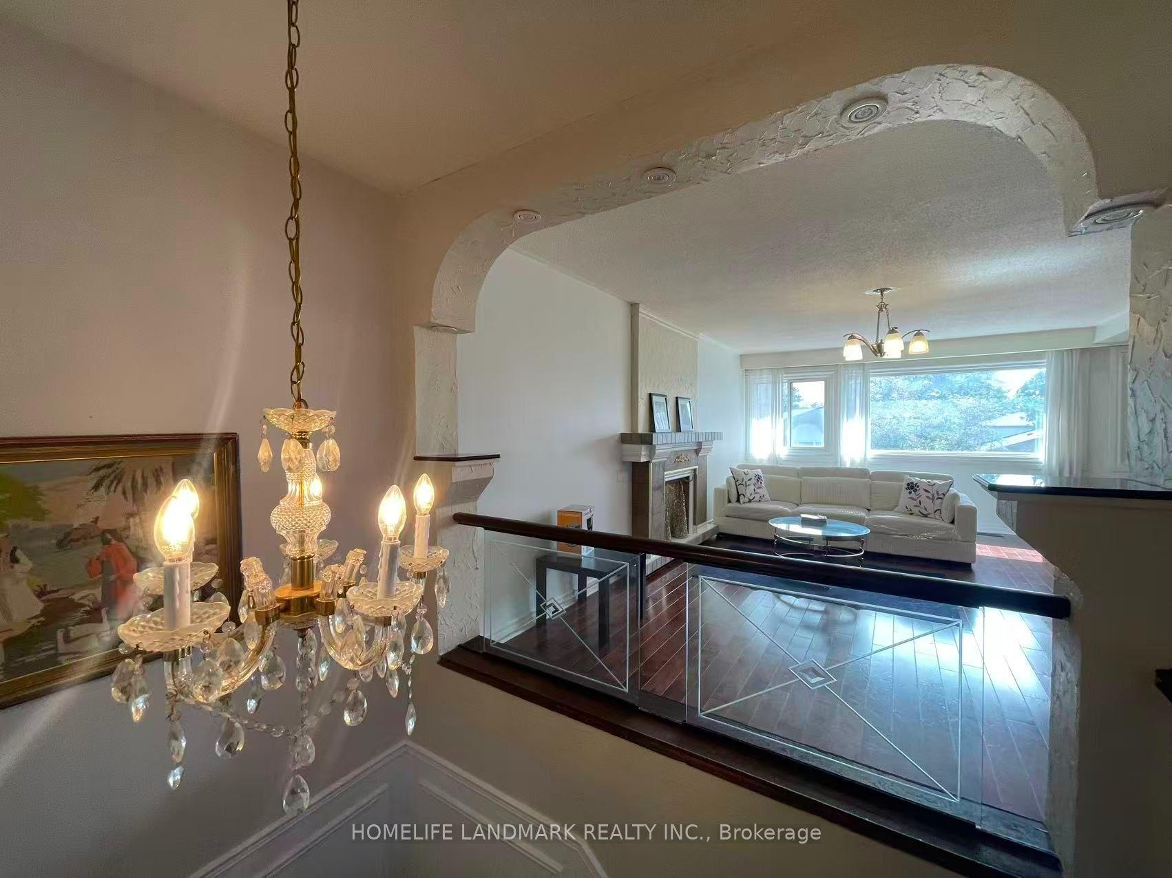 12 Clancy Drive Upper #Upper, Toronto — Semi-Detached for lease, photo 1