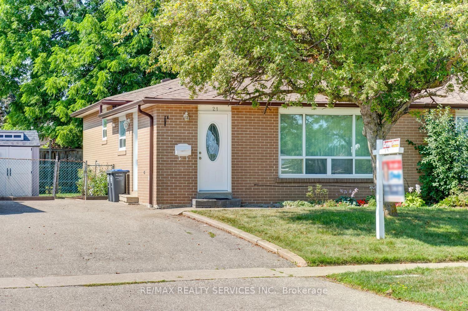 21 Finchgate Boulevard, Brampton — Semi-Detached for sale, photo 1
