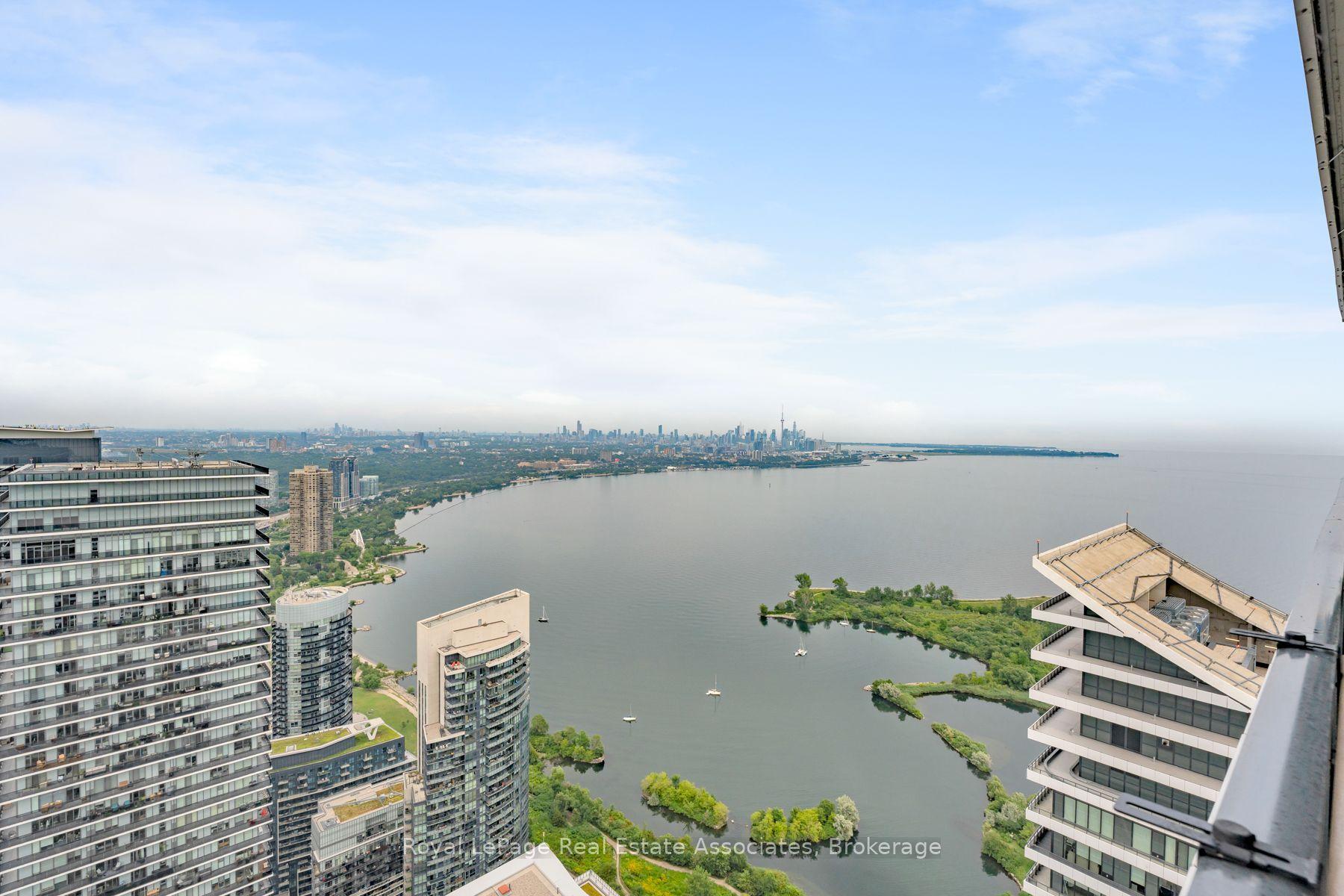 30 Shore Breeze Drive 6104 #6104, Toronto — Condo for sale, photo 1