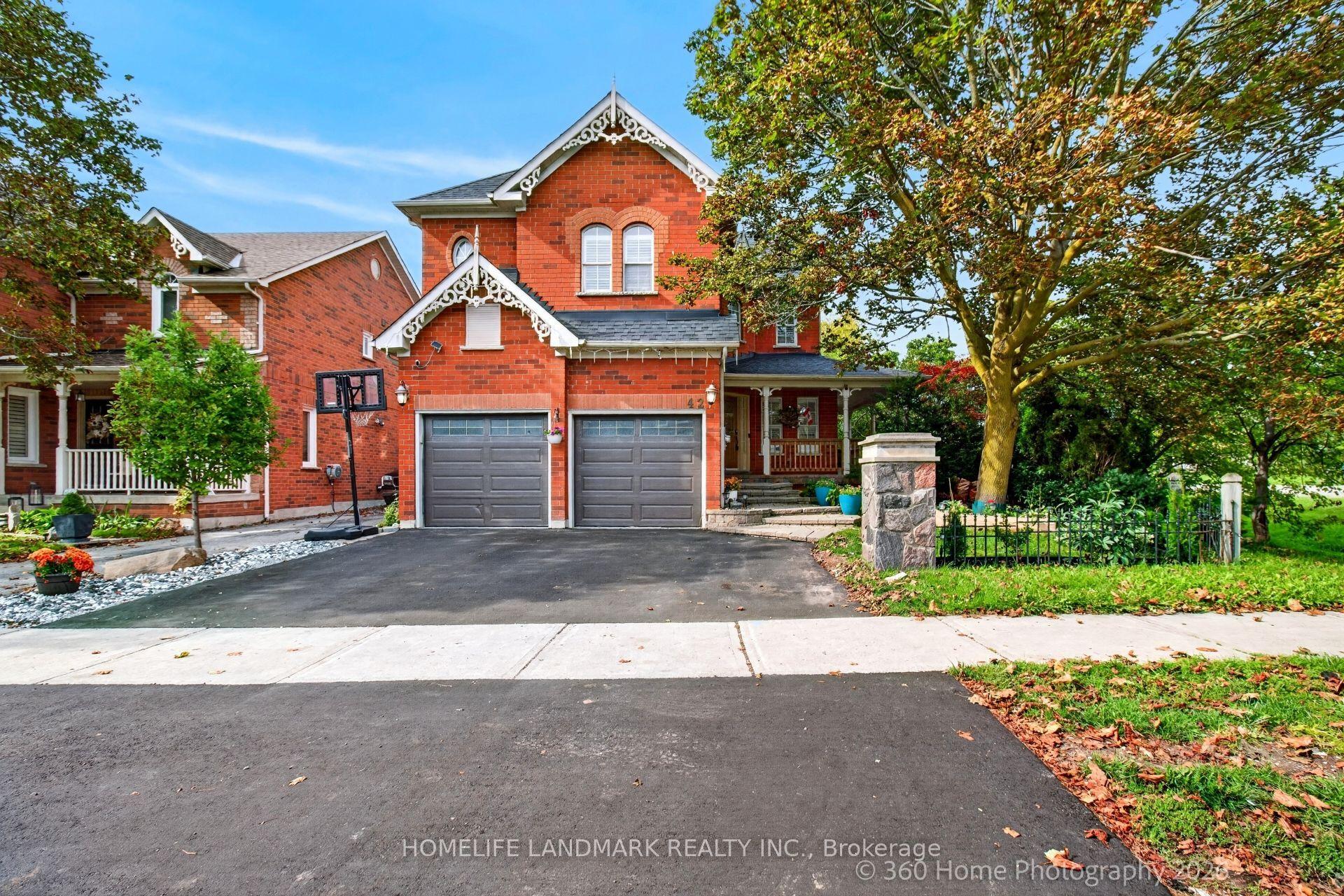 42 Blackfriar Avenue, Whitby — Detached for sale, photo 1