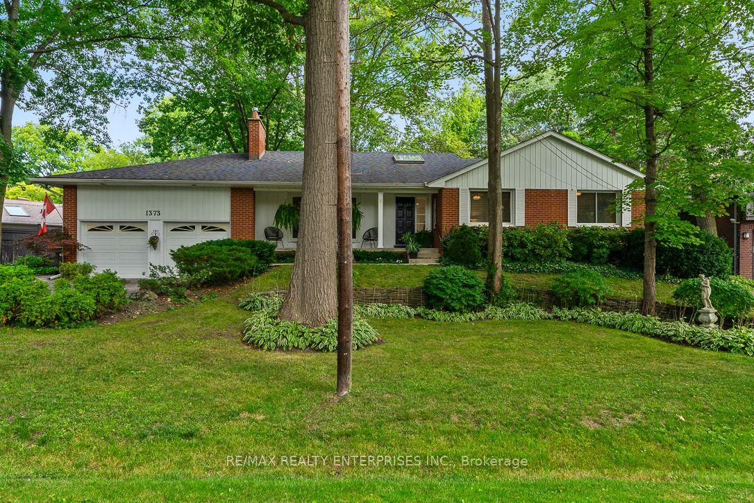 1373 Queen Victoria Avenue, Mississauga — Detached for sale, photo 1