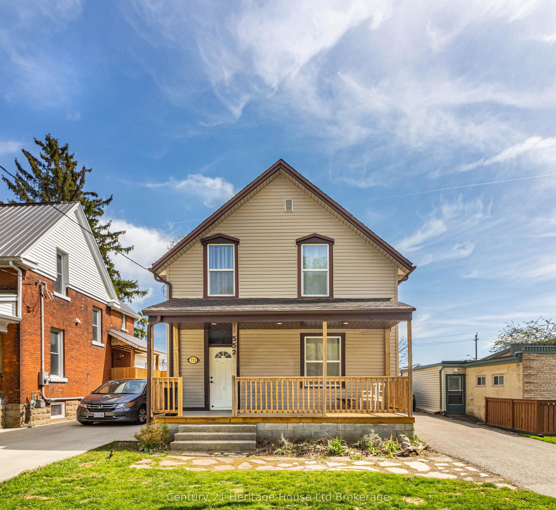 552 Hatch Street — photo 1