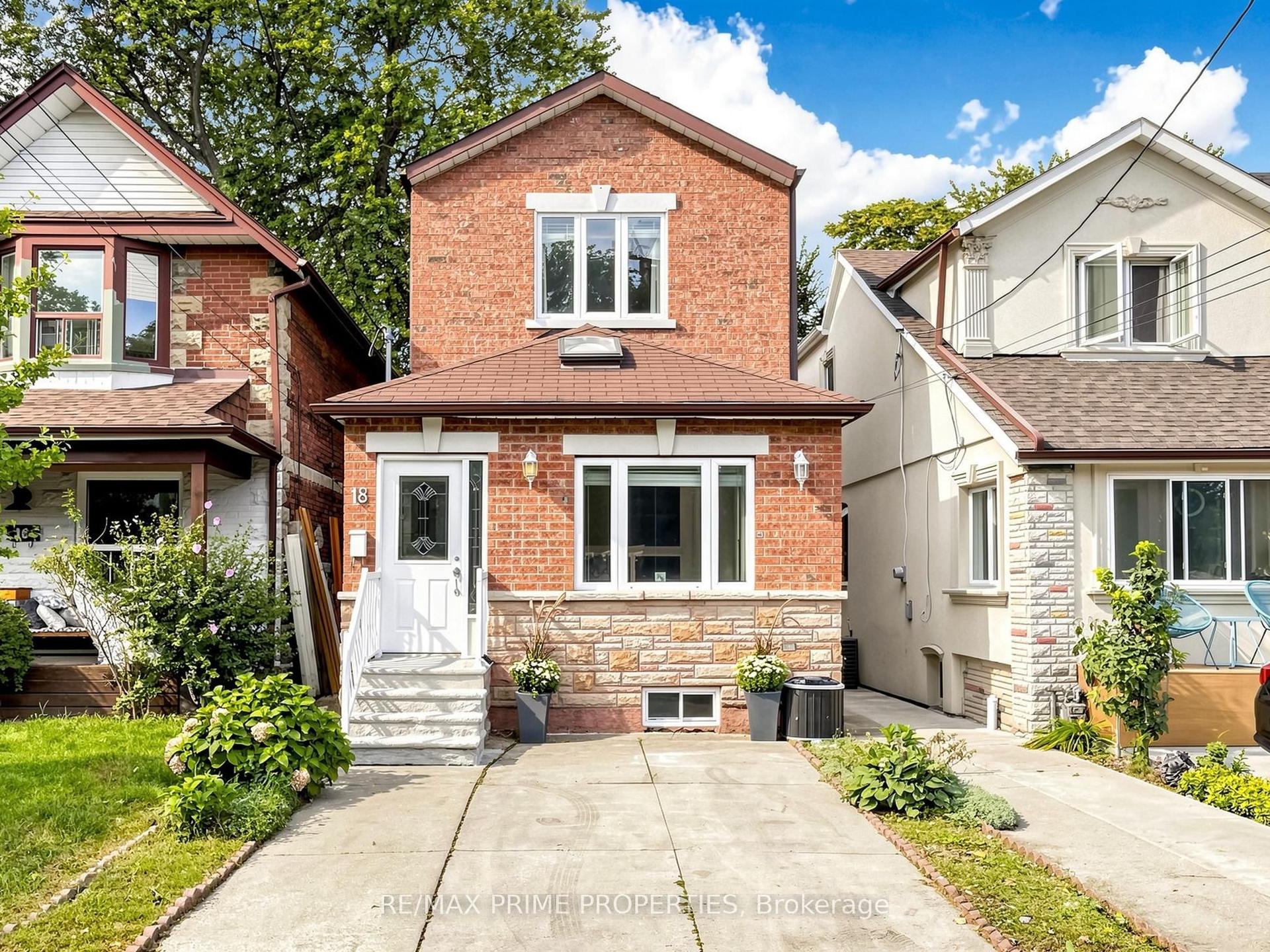 18 Dentonia Park Avenue S, Toronto — Detached for sale, photo 1