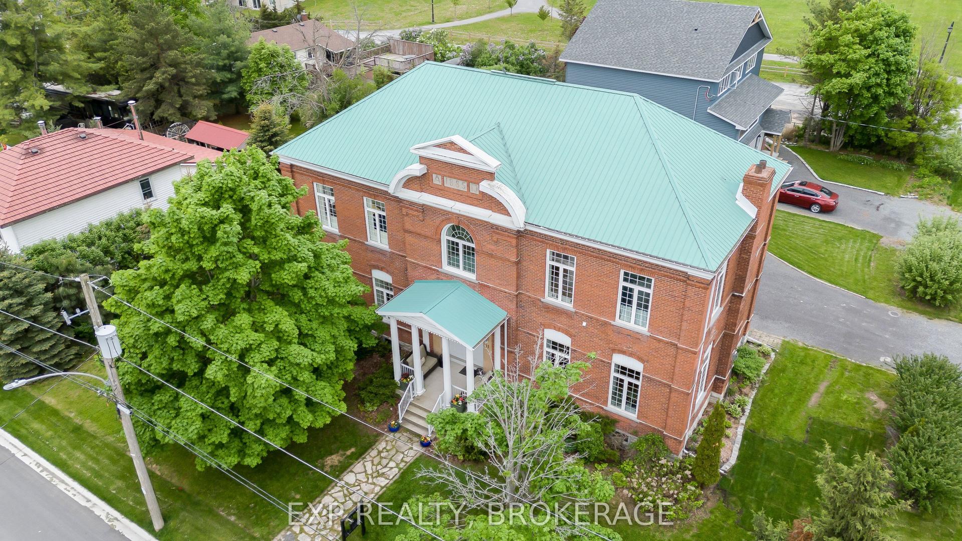 11 CROSS Street — photo 1