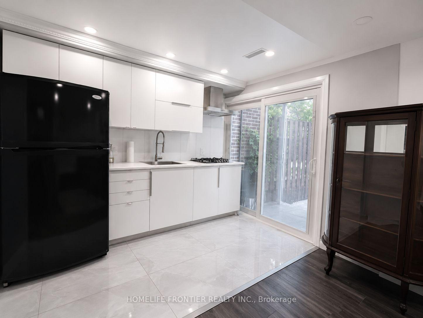 49 Red Robin Way 5 #5, Toronto — Condo Town for lease, photo 1