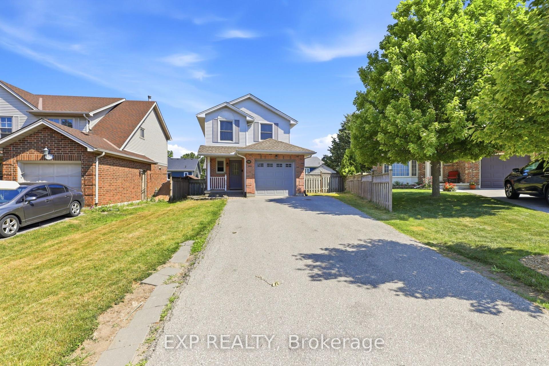111 Gerald Crescent, London South — Detached for sale, photo 1