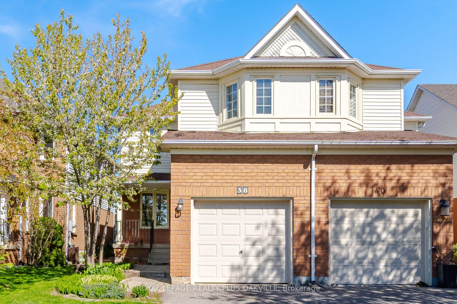 38 Houndtrail Drive — photo 1
