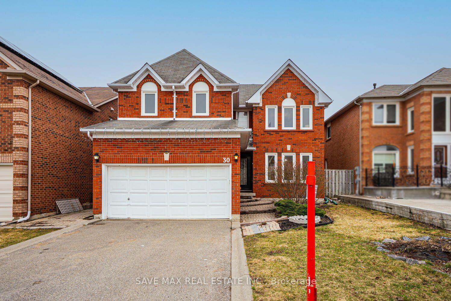 30 Adirondack Crescent — photo 1