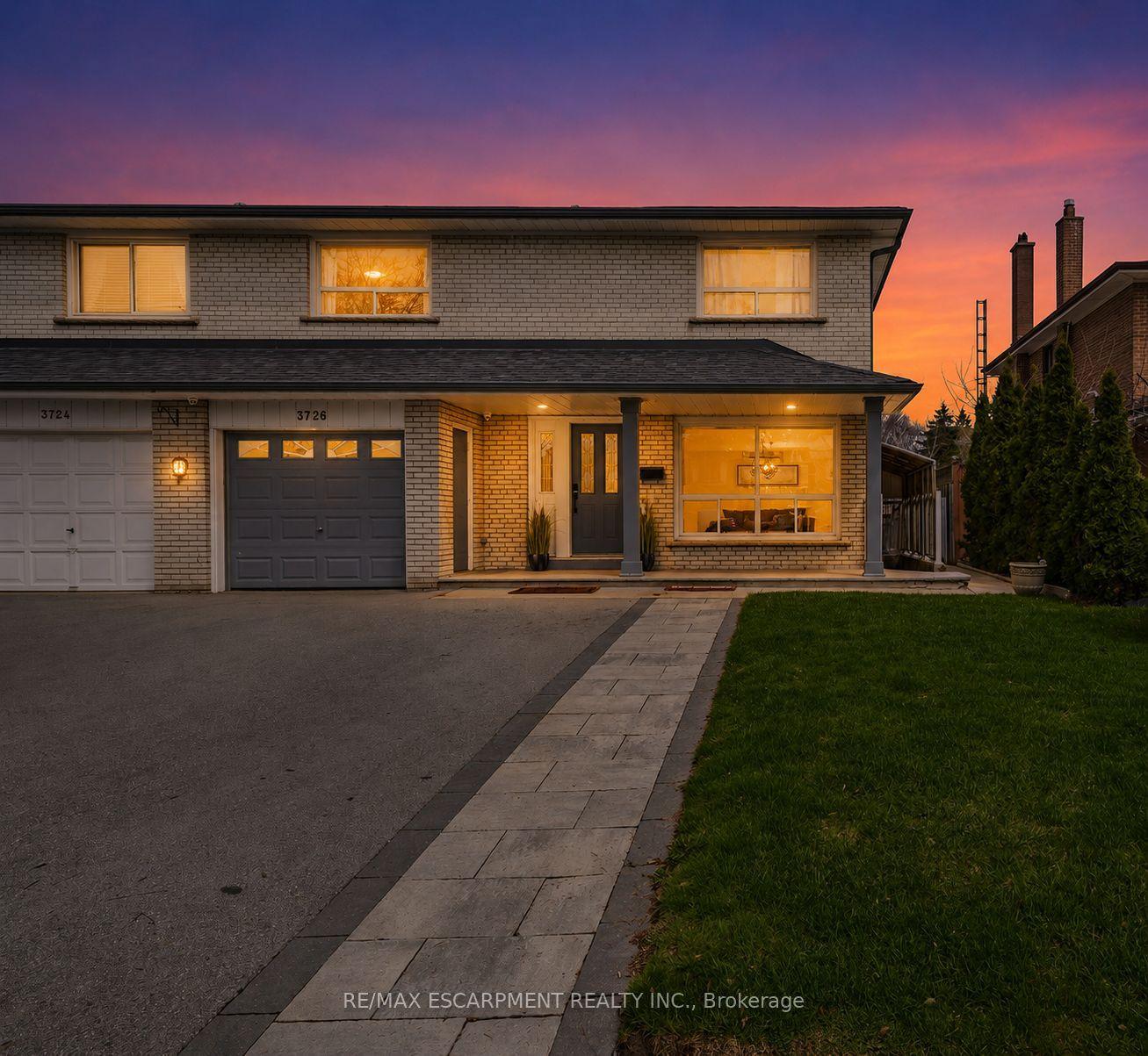 3726 Holden Crescent — photo 1