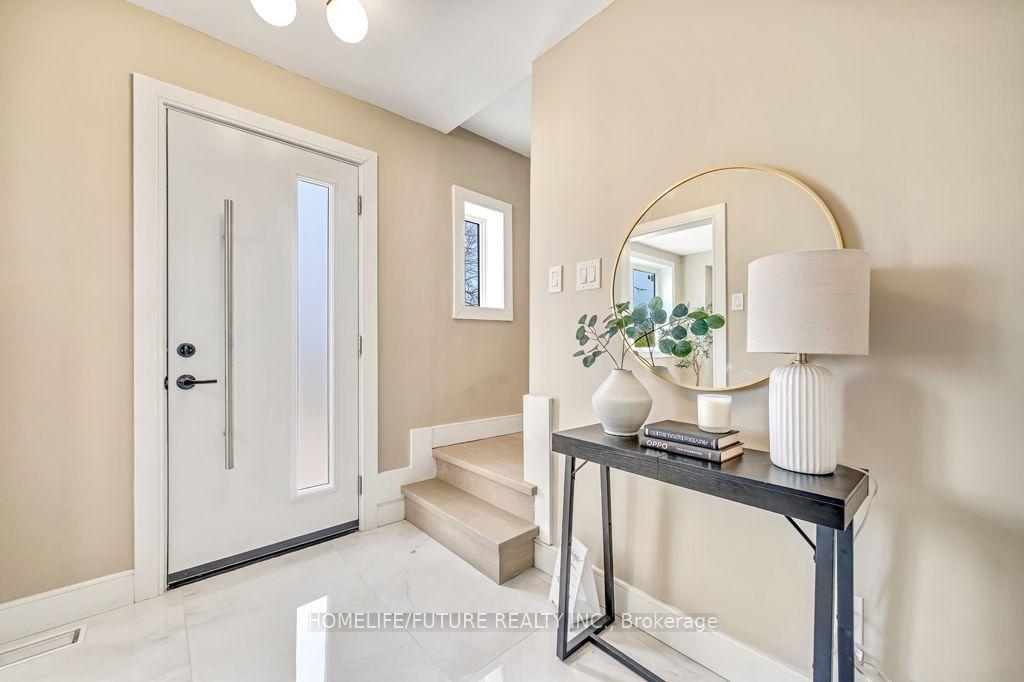 264 Punshon Avenue — photo 1