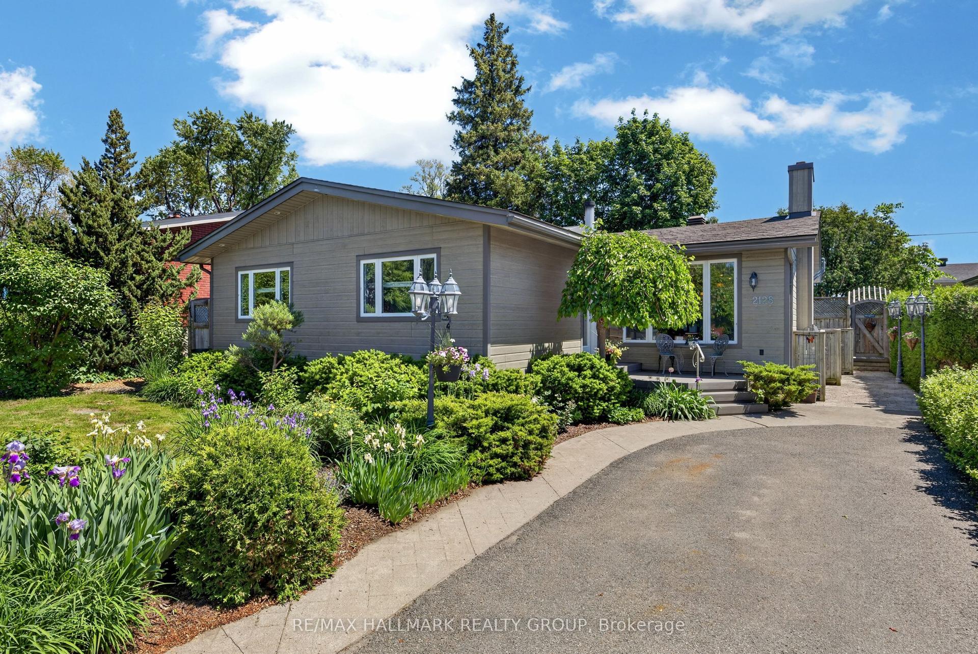2128 Benjamin Avenue — photo 1