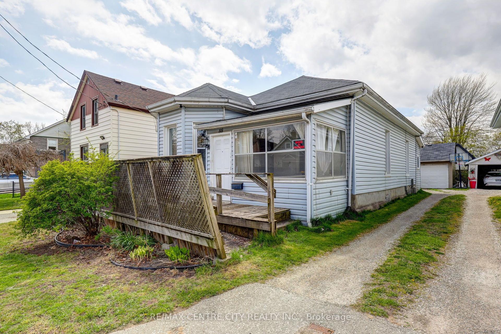 88 Flora Street — photo 1