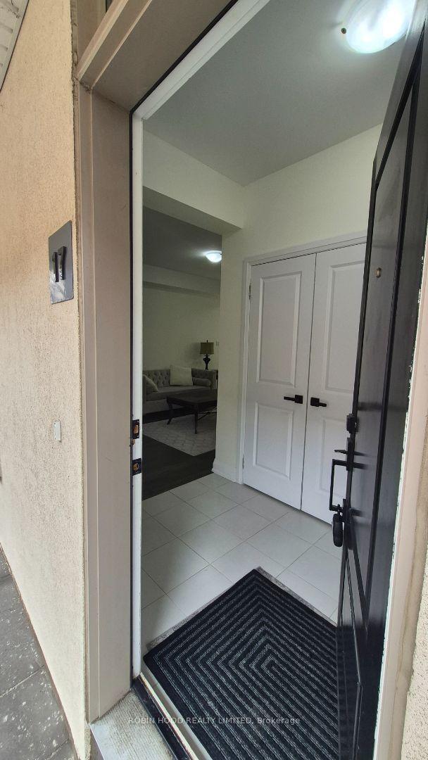 3077 Cawthra Road 17 #17 — photo 1