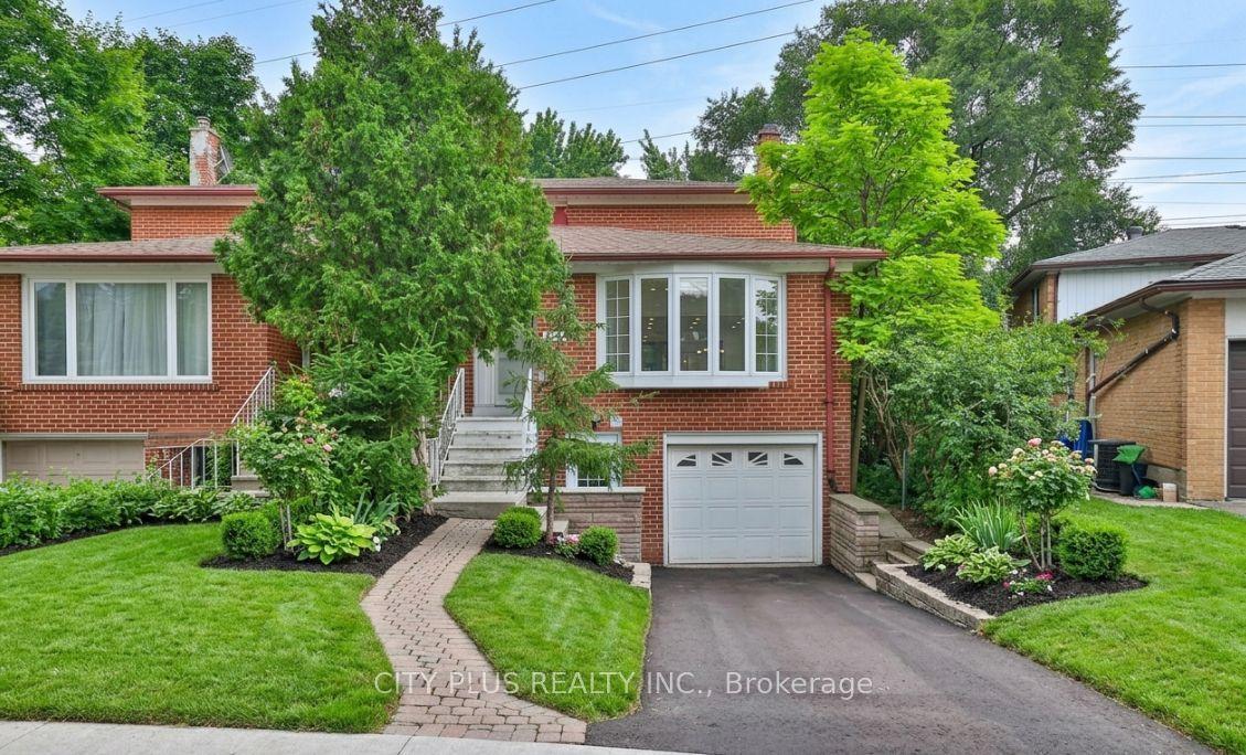 23 Reiber Crescent — photo 1