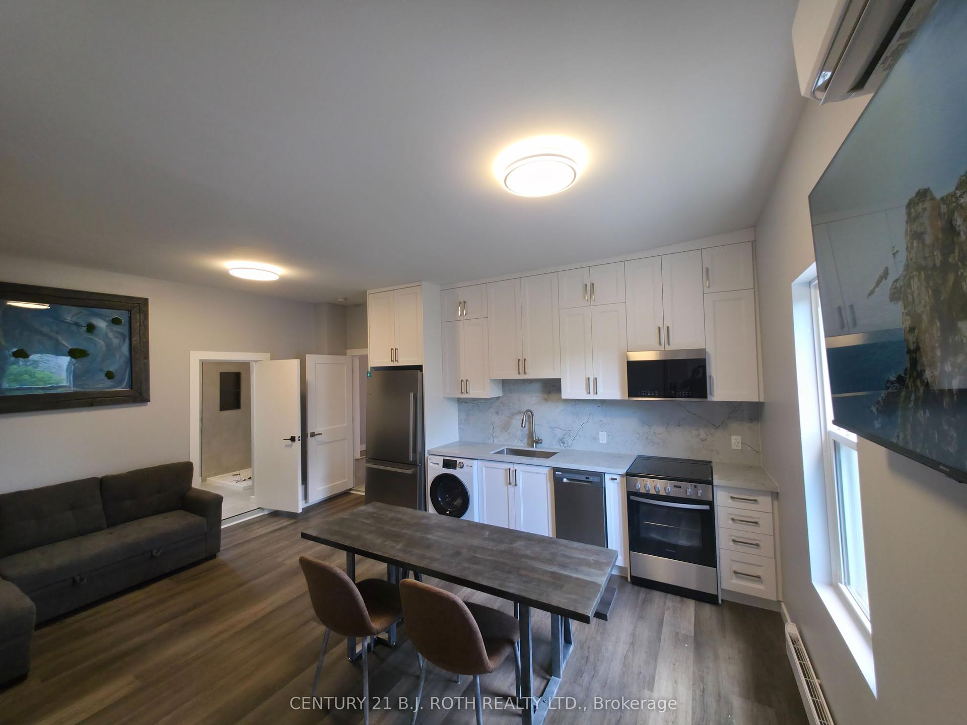82 Albert Street N 4 #4 — photo 1