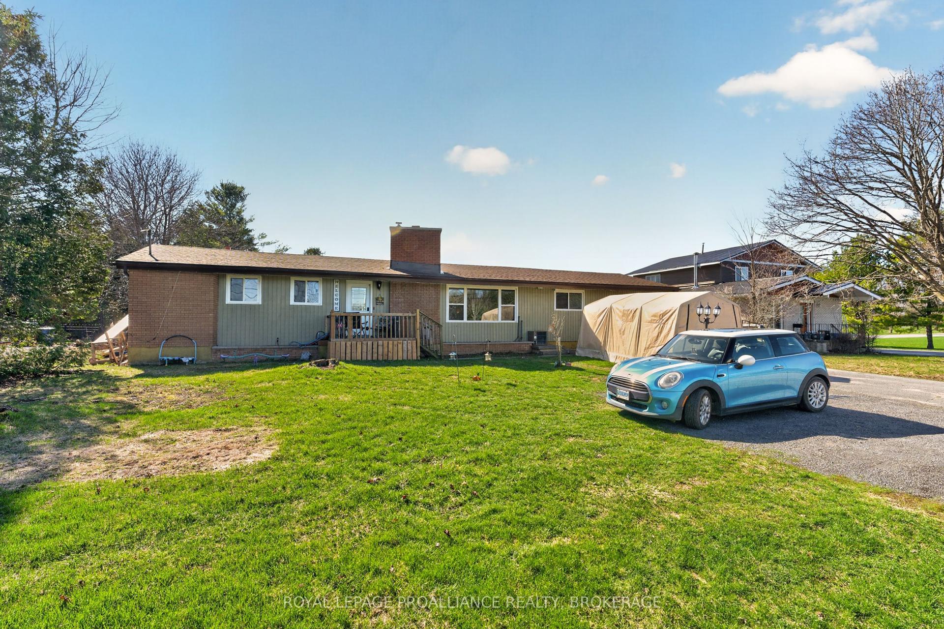 2499 Perth Road — photo 1