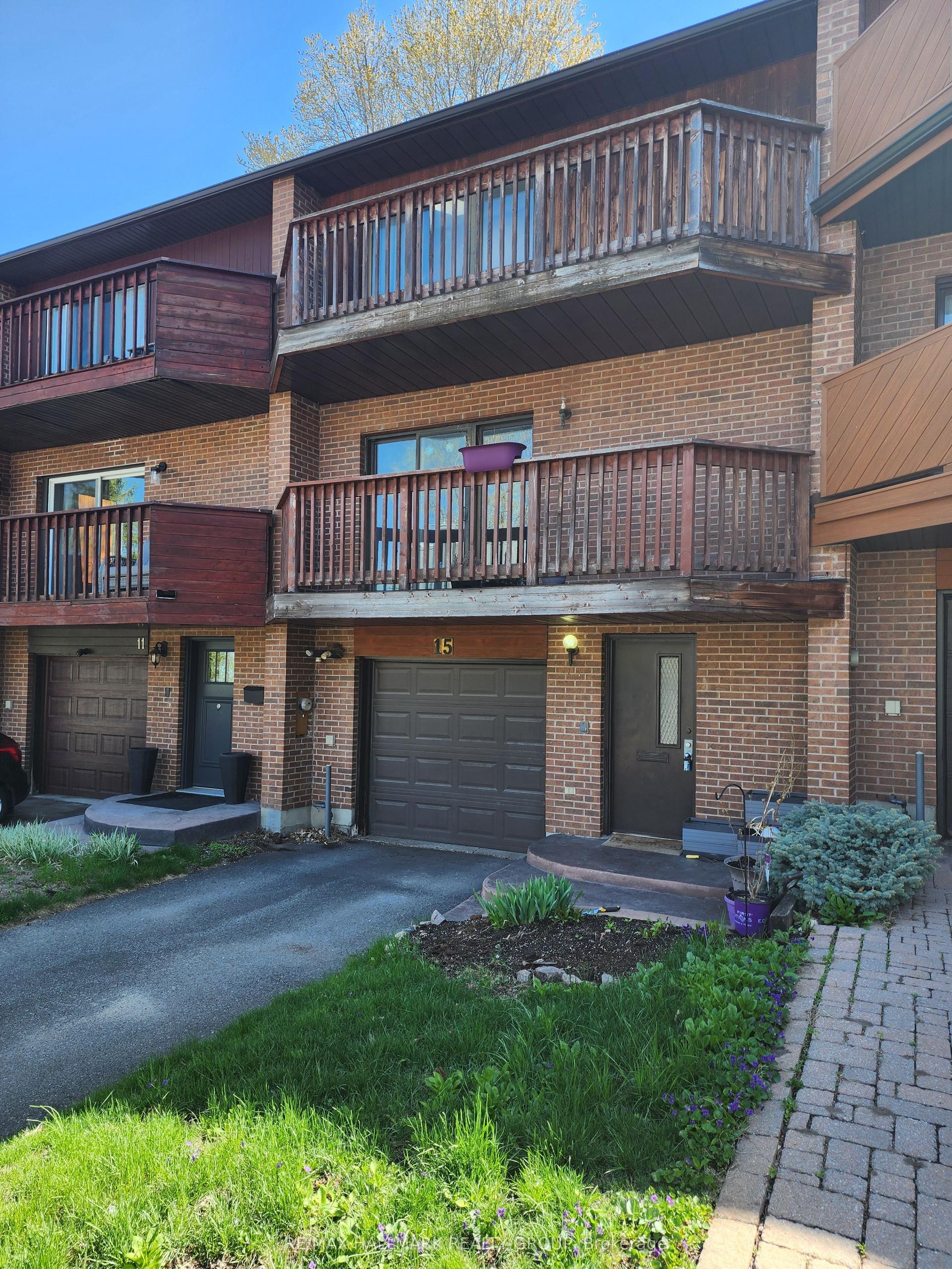 15 Birchdale Avenue — photo 1