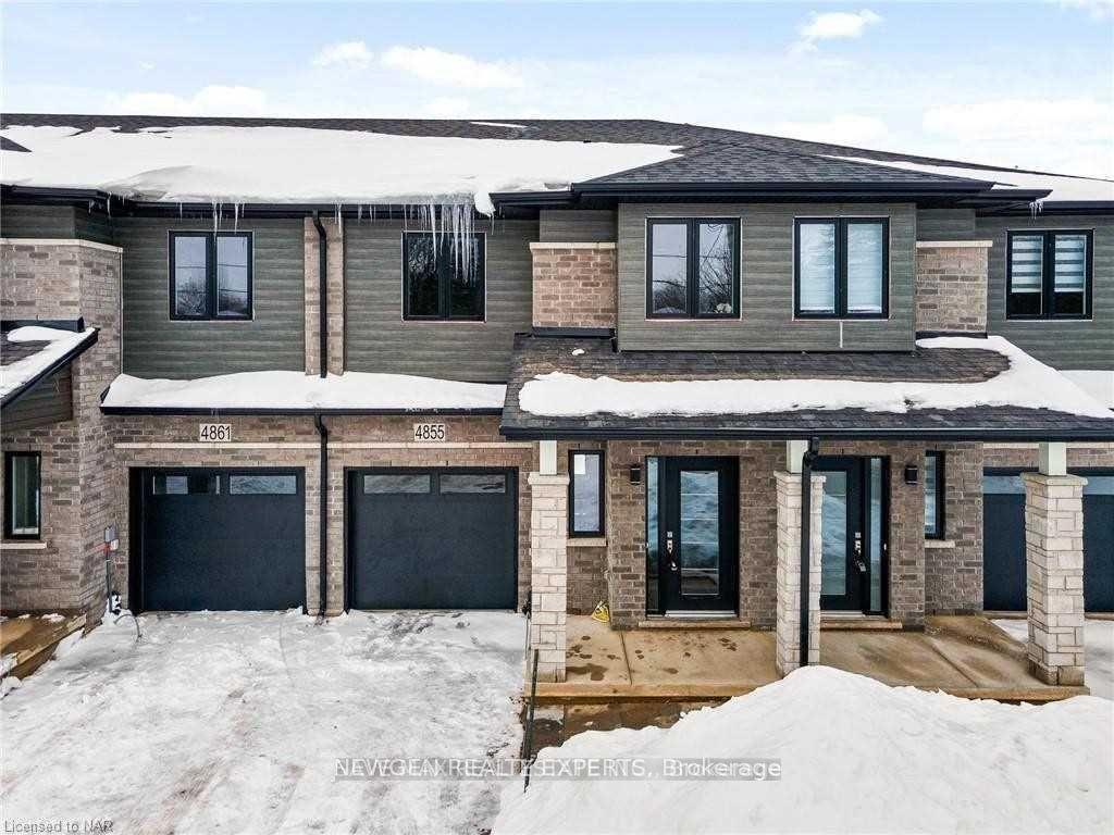 4855 Pettit Avenue, Niagara Falls — Townhouse for lease, photo 1