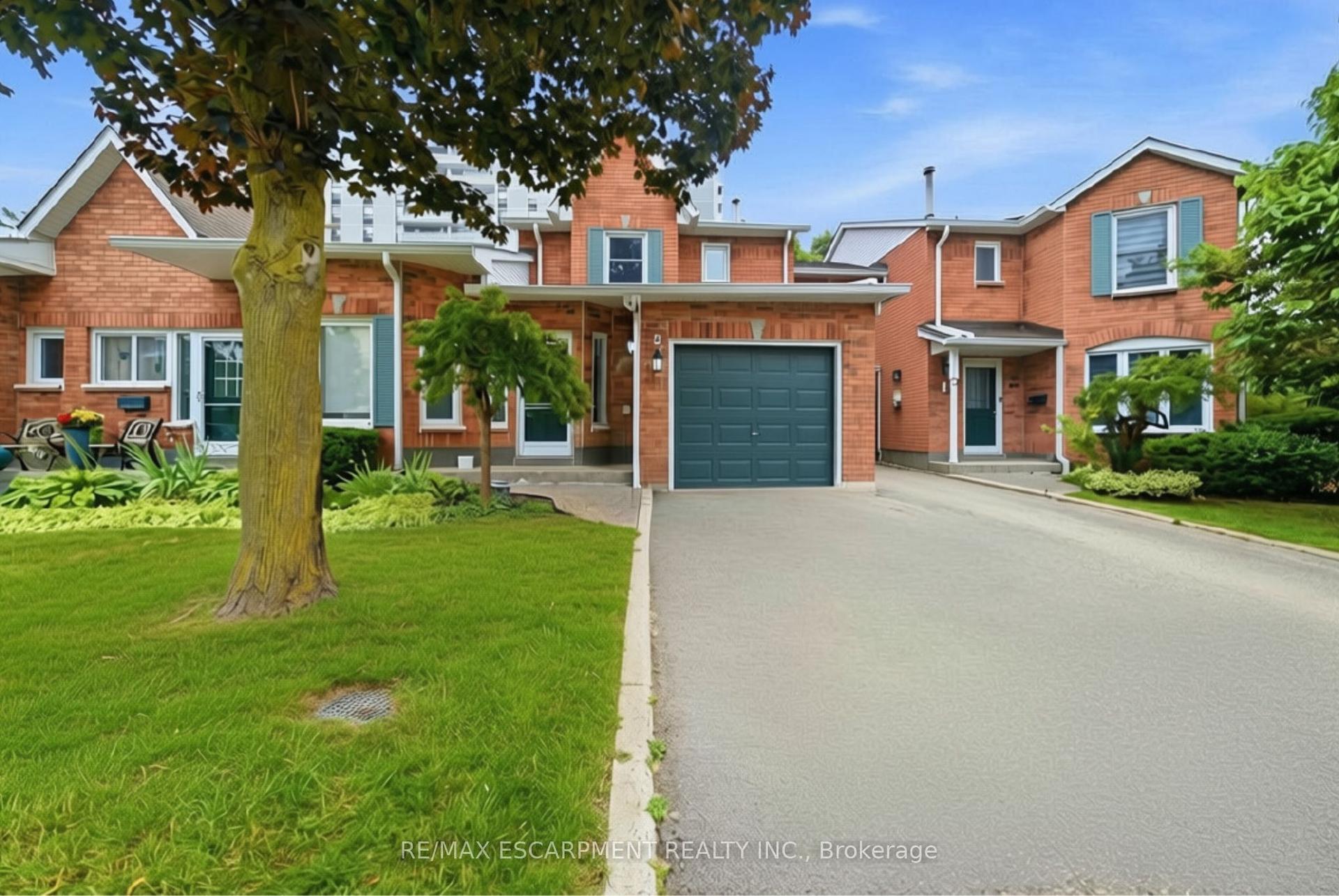 2155 Duncaster Drive 2 #2, Burlington — Condo Town for sale, photo 1