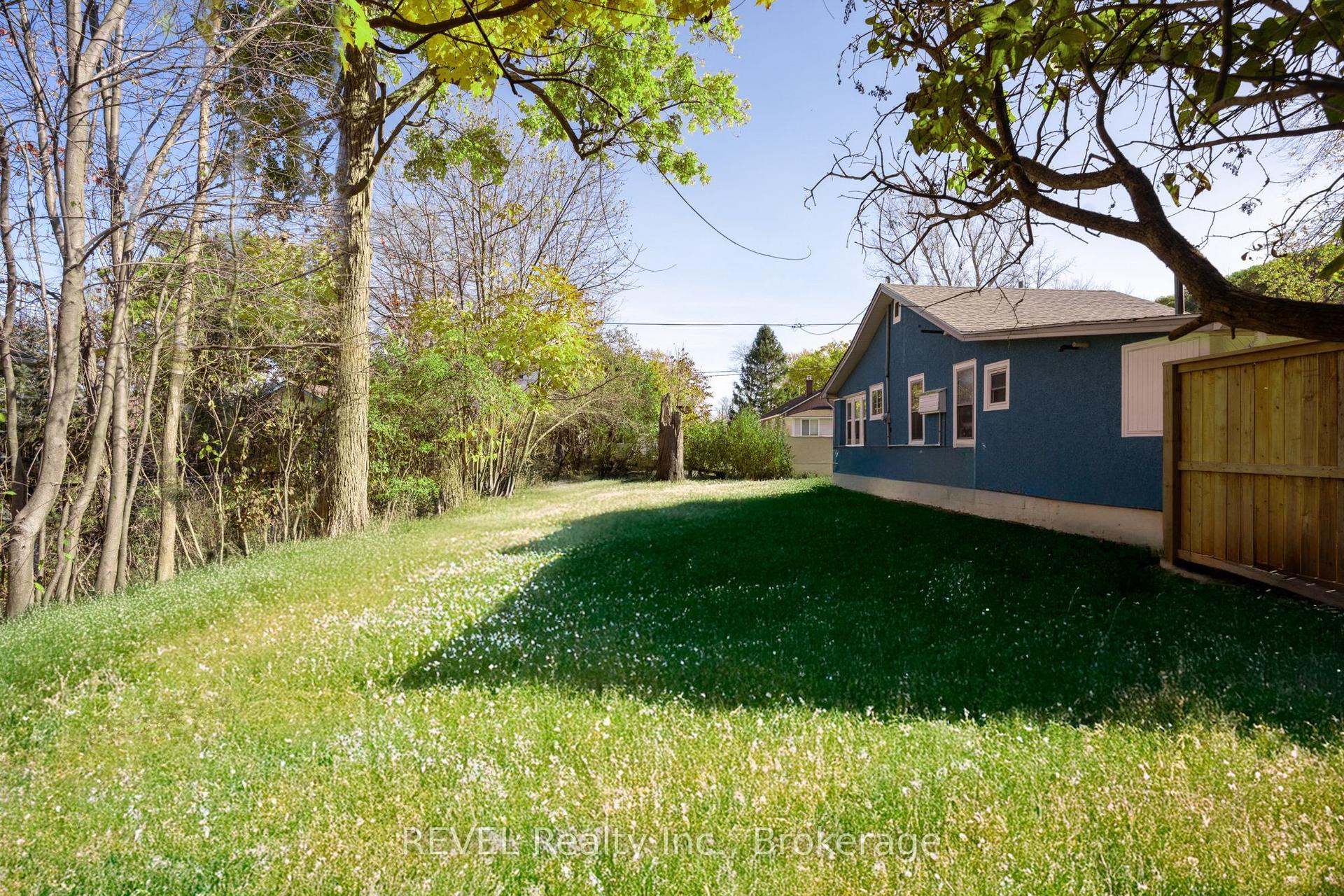 405 Oxford Avenue — photo 1