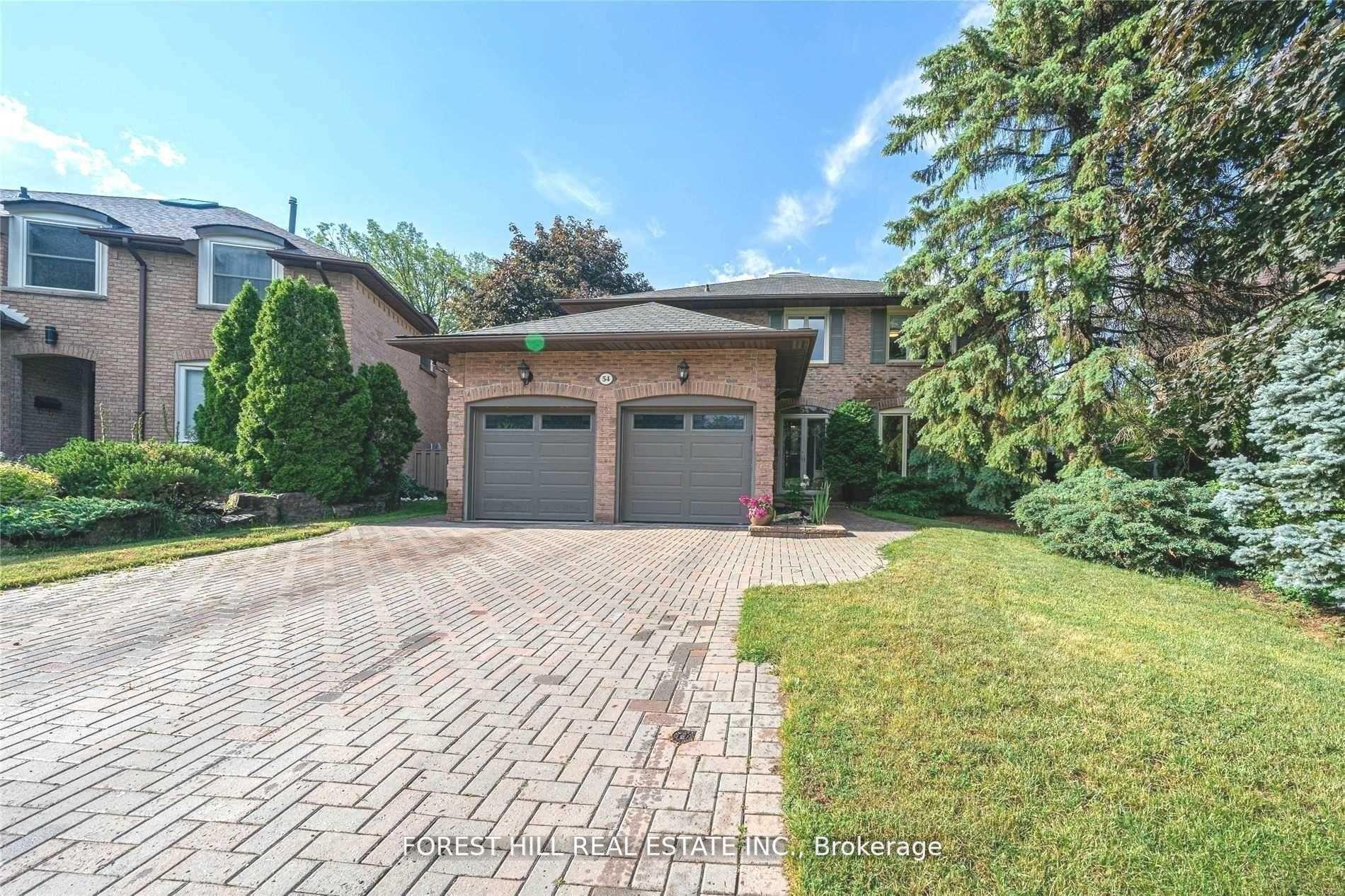 54 Pennock Crescent — photo 1