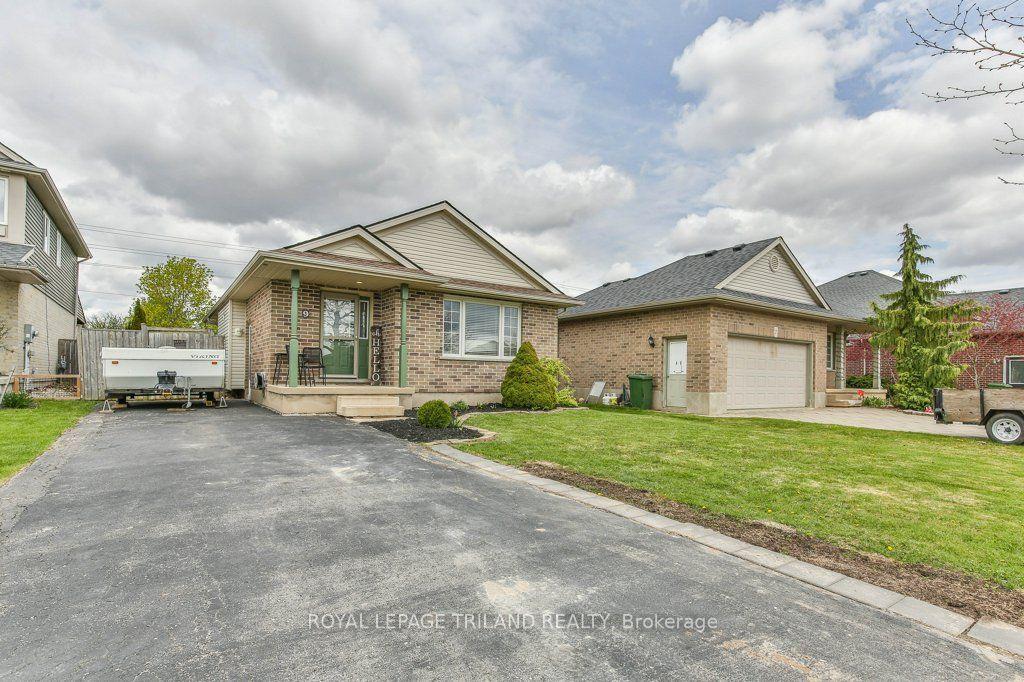 9 BROOKSIDE Drive — photo 1