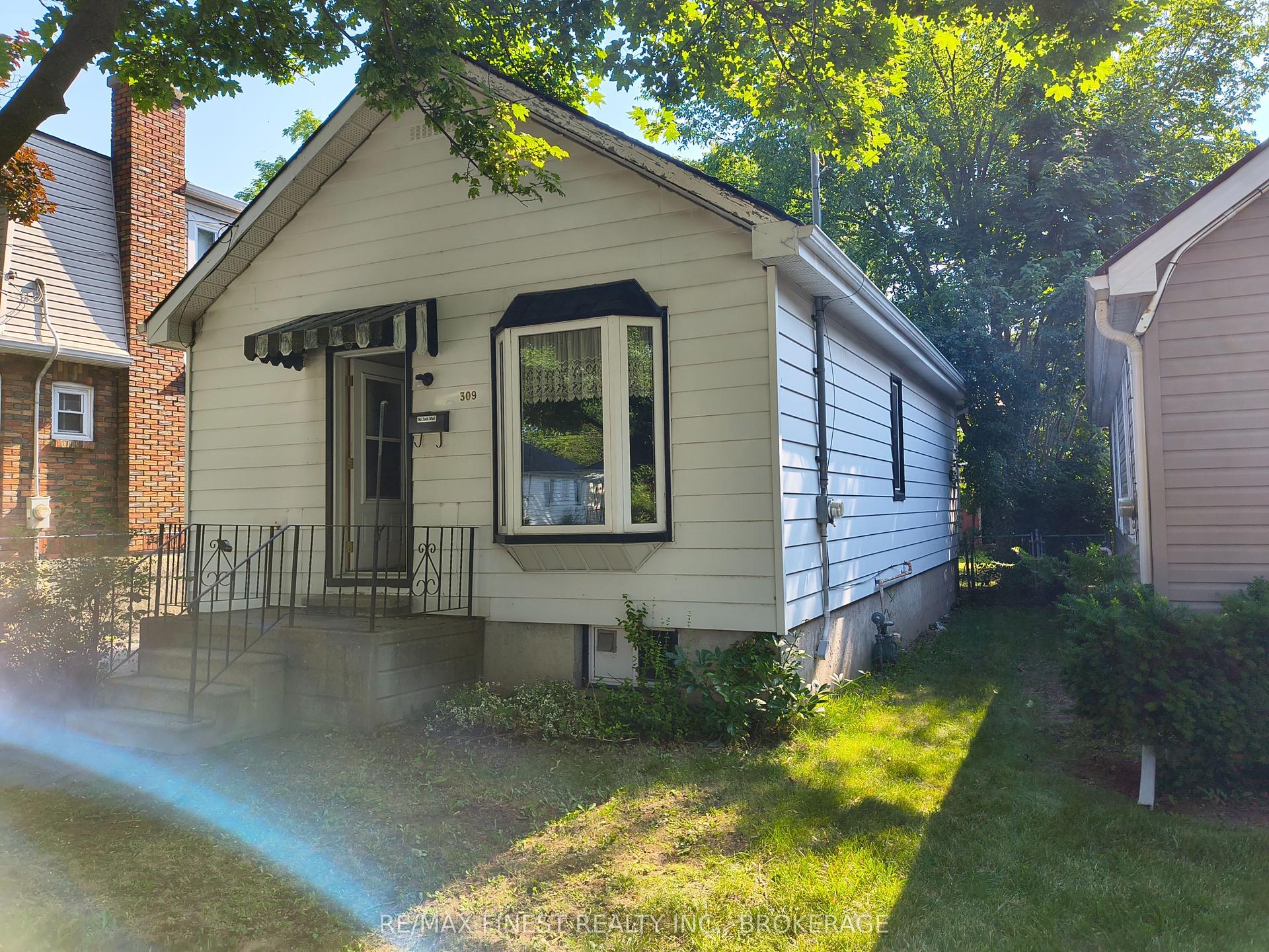 309 College Street, Kingston — Detached for sale, photo 1
